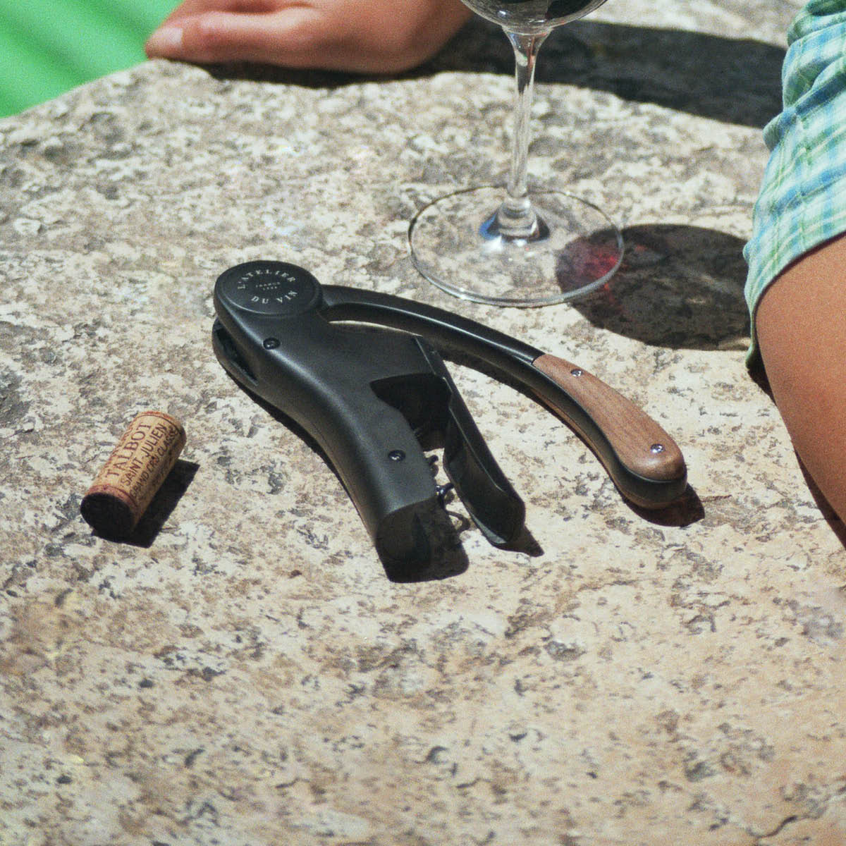 L'atelier du vin Oeno motion gavesett med korketrekker svart/valnøtt