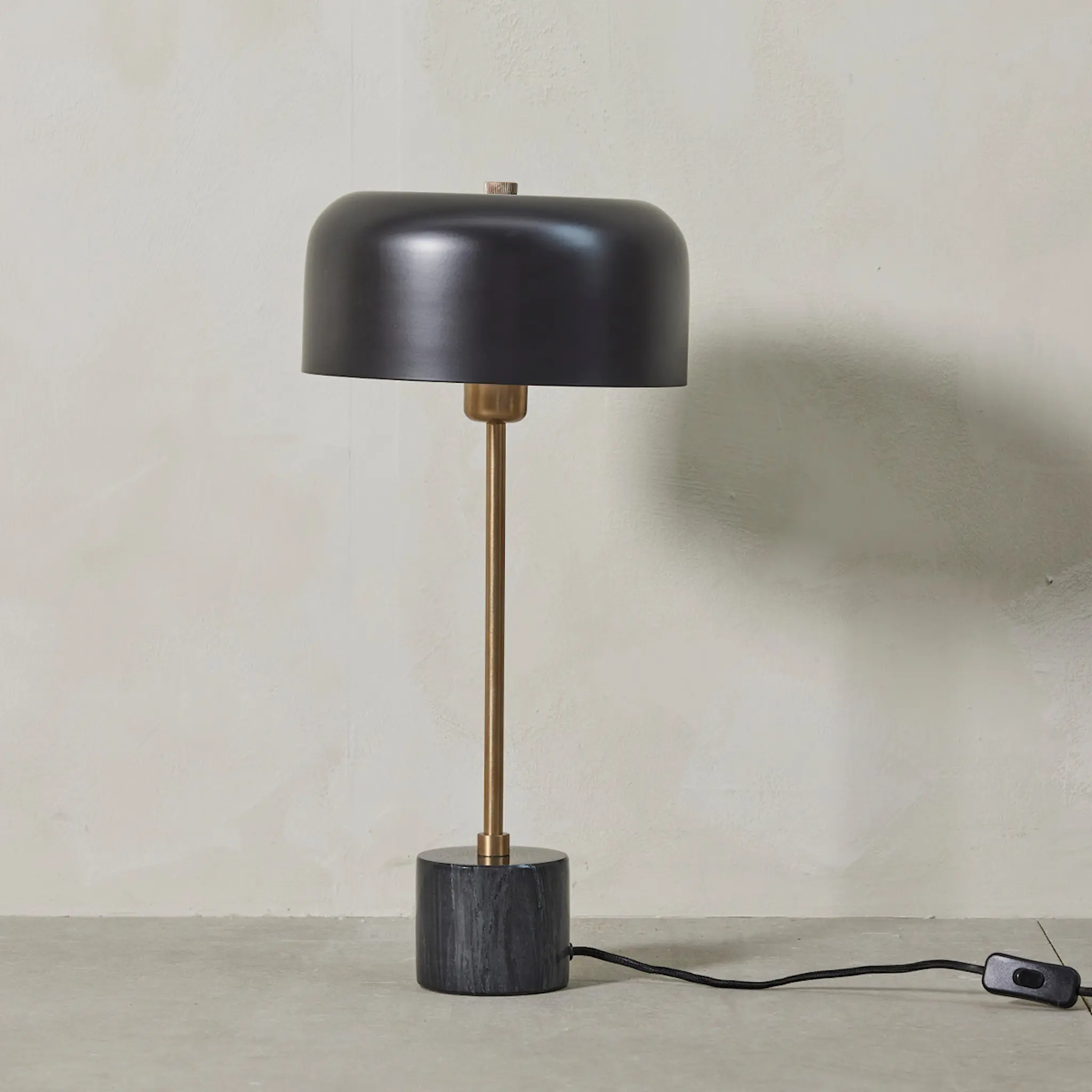 Lene Bjerre Sofillia bordslampa 53 cm svart/ljus guld