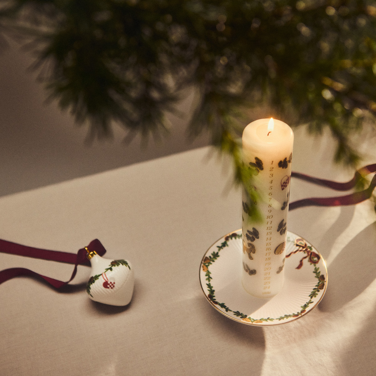 Royal Copenhagen Star Fluted kalenderljus 25 cm Ø5 cm