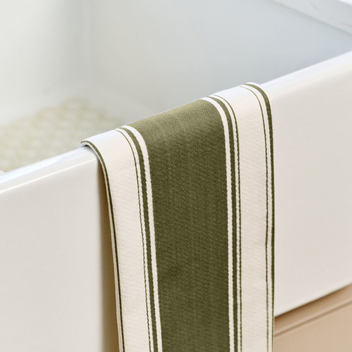 Dexam Love Colour randig kökshandduk 70x45 cm olivgrön