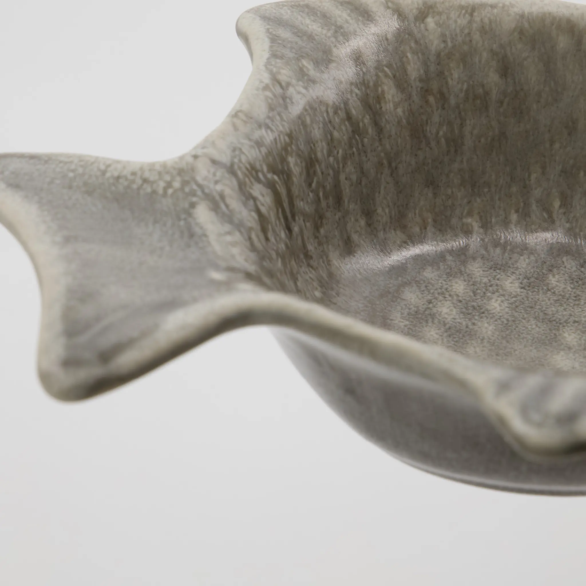 House Doctor Maki serveringsfat 21,5x17,5 cm grå