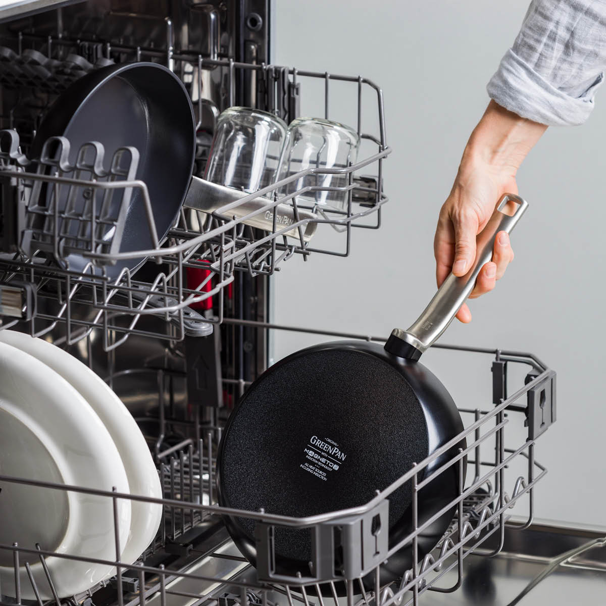 GreenPan Evolution keraaminen paistinpannu 24 cm musta
