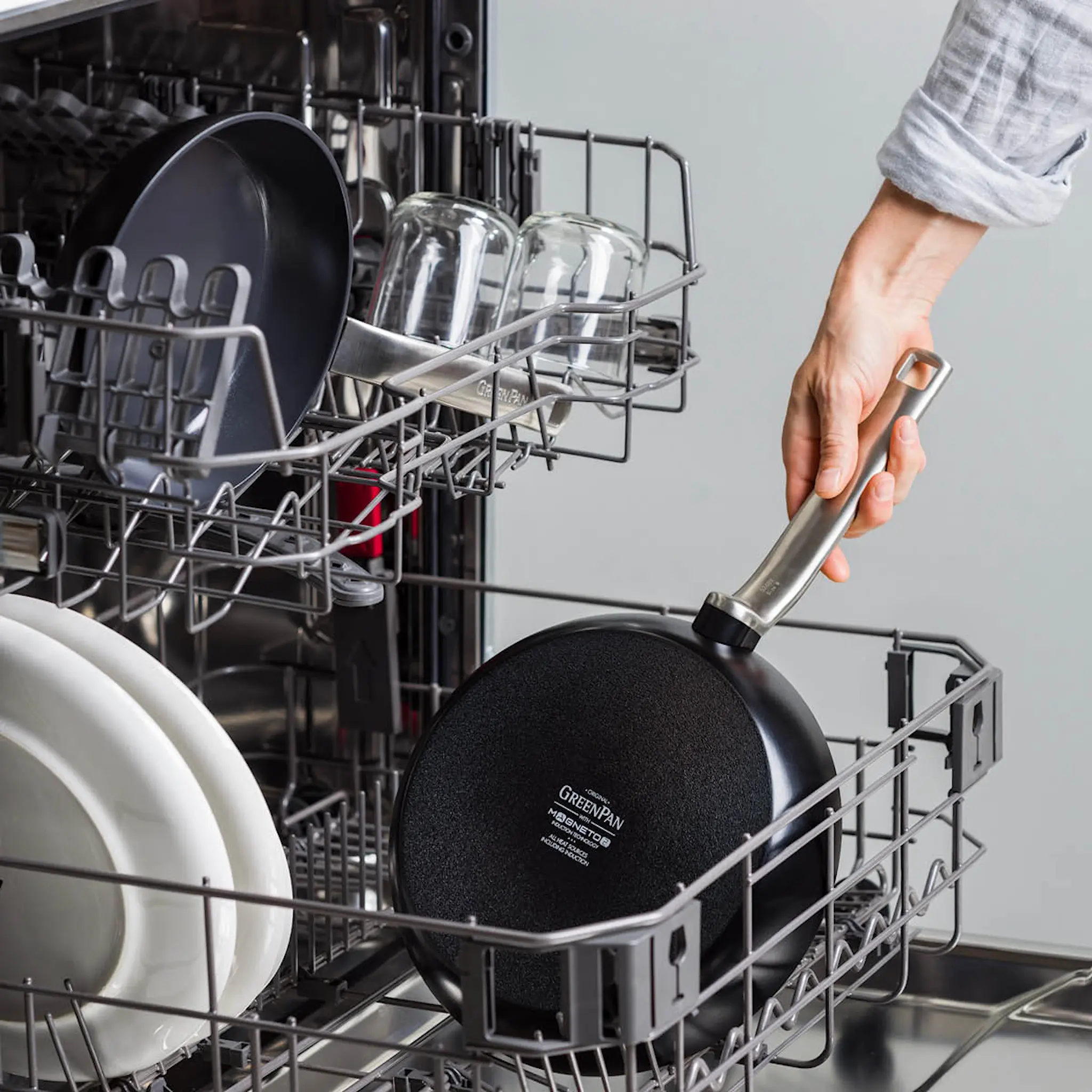 GreenPan Evolution keraaminen paistinpannu 24 cm musta
