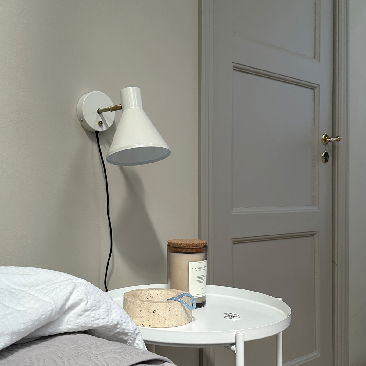 Dyberg Larsen Sleep vägglampa 17 cm vit