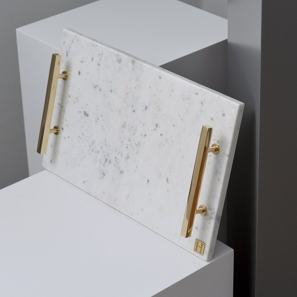 Hilke Marmoritarjotin kahvoilla Messinki