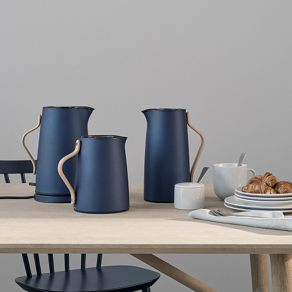 Stelton Emma vannkoker 1,2L mørk blå