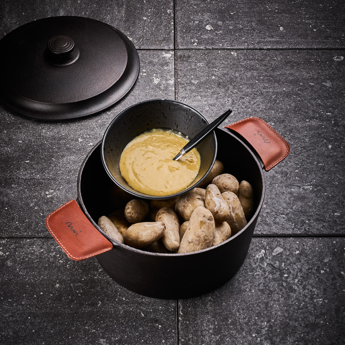 Sabor Moi støpejernsgryte 4,4L svart