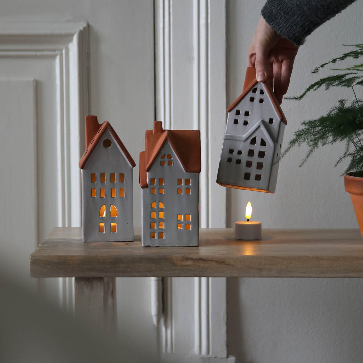 Markslöjd Molton keramikhus LED 3 delar vit/brun