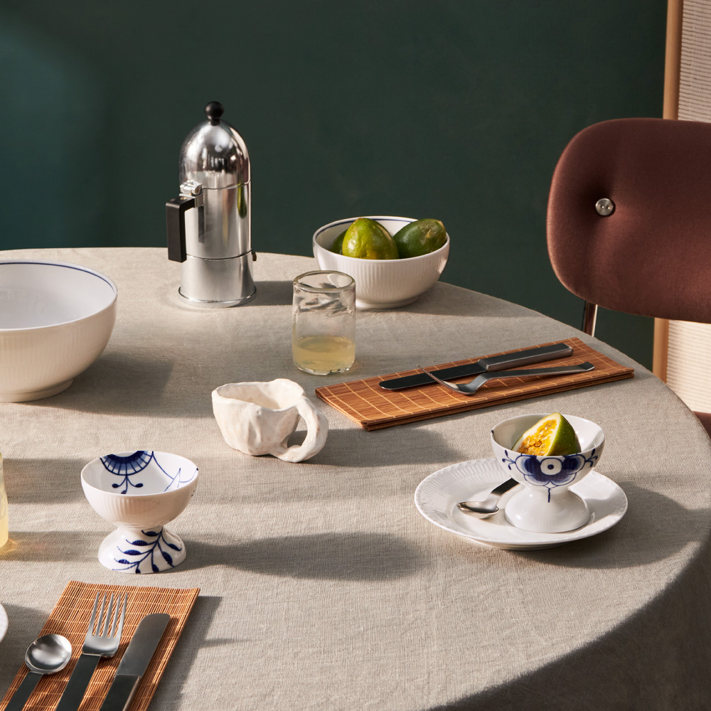 Royal Copenhagen Blue Fluted Mega skål på fot 8 cm blå/hvit