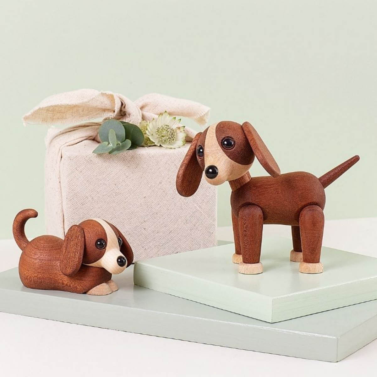 Spring Copenhagen Twix Hund träddekoration 11 cm mahogny