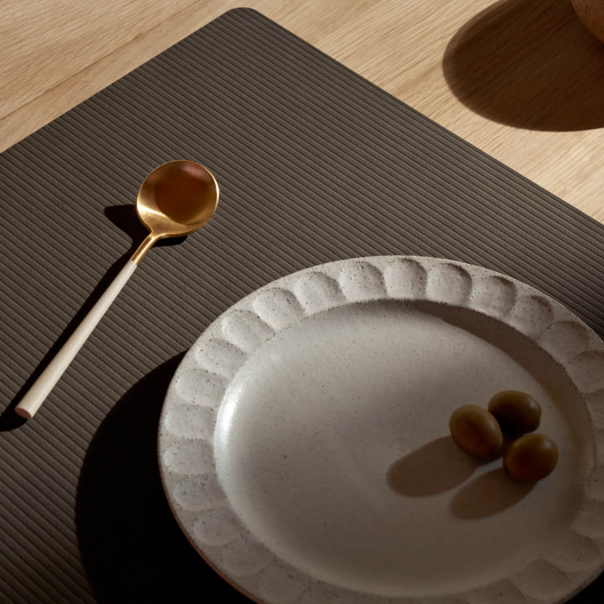 LIND DNA Square Corduroy Pöytätabletti 35x45 cm Caviar