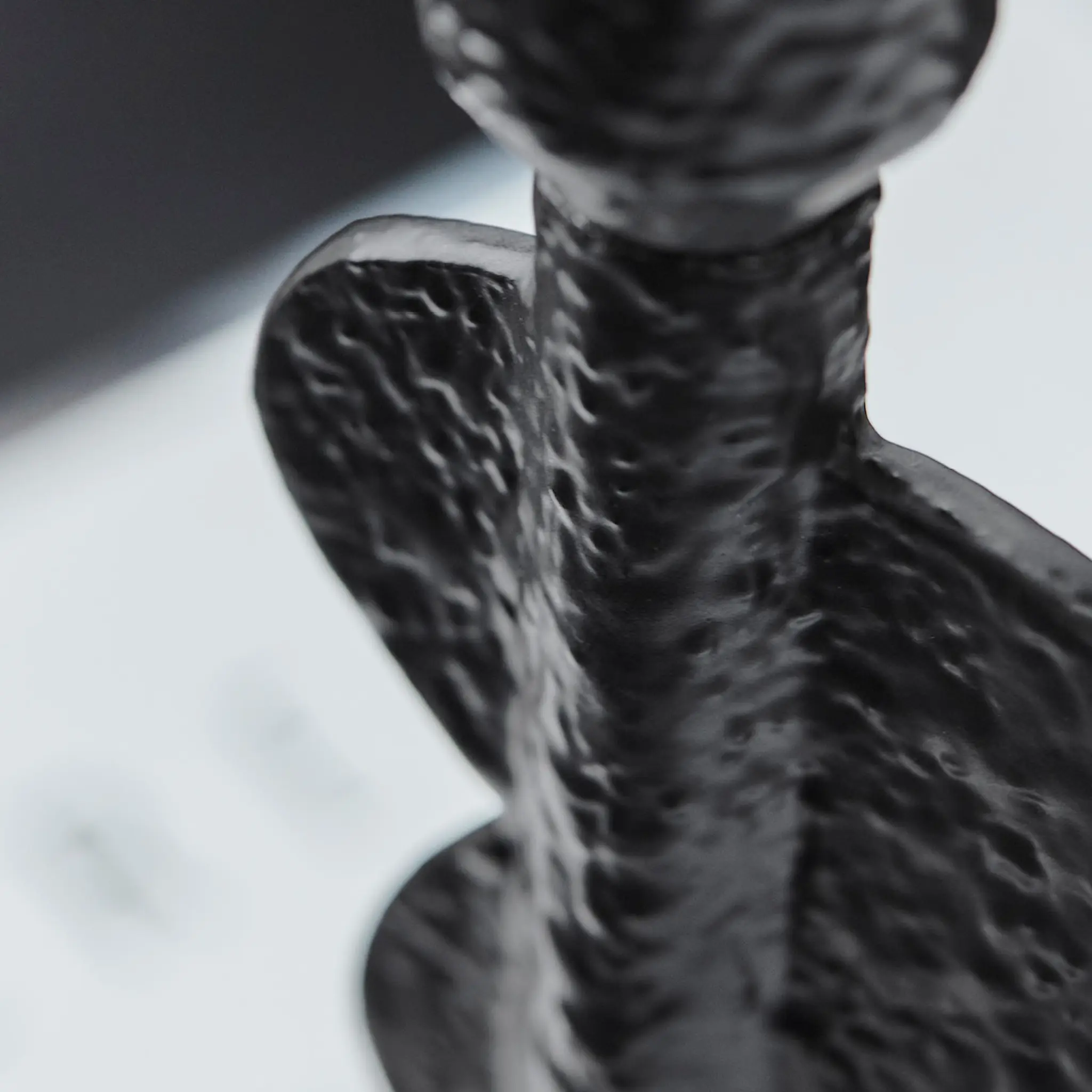 House Doctor Donna Kynttilänjalka 20 cm Musta