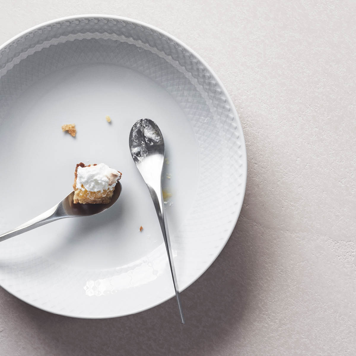 Lyngby Porcelæn Rhombe coupe Tallrik 20 cm Vit