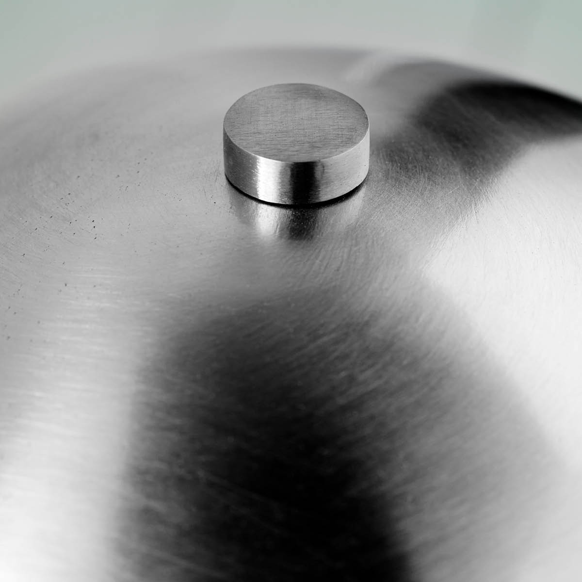 House Doctor Pöytälamppu Roomie 33x25 cm harjattu hopeaviimeistely