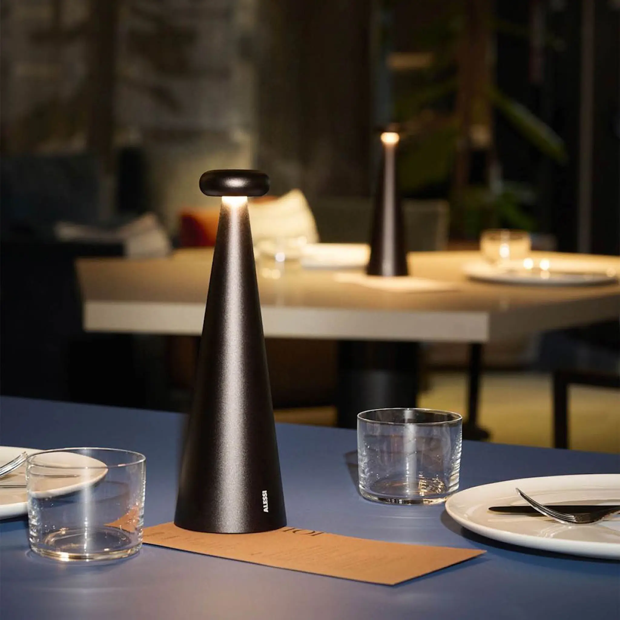 Alessi Bedin Pöytävalaisin 26 cm Ruskea