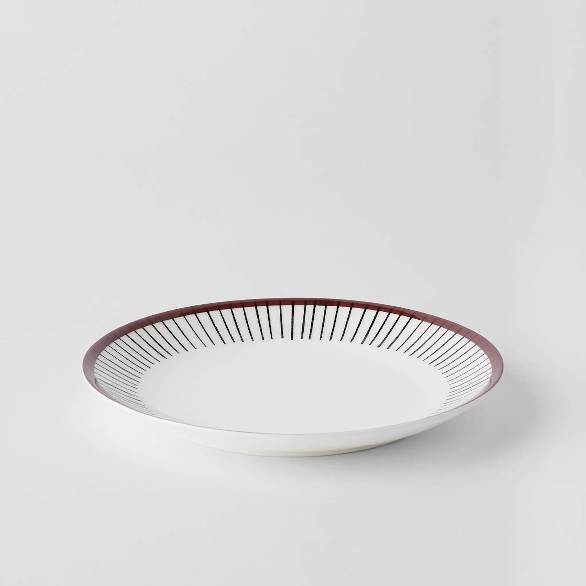 Gustafsberg Ribb tallrik utan bräm 18 cm brunsvart