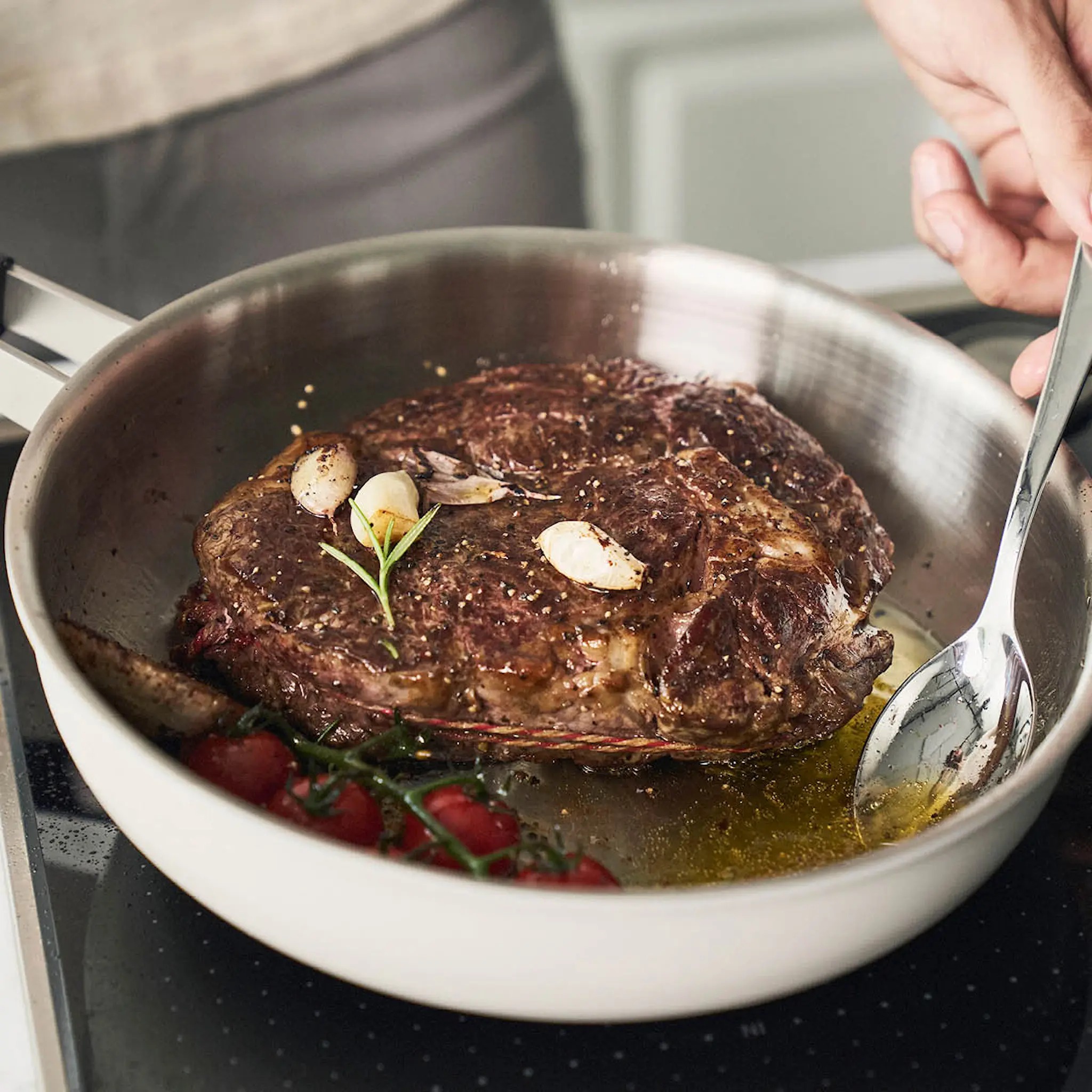 Zwilling Pure stekpanna 28 cm keramisk beläggning elfenbensvit