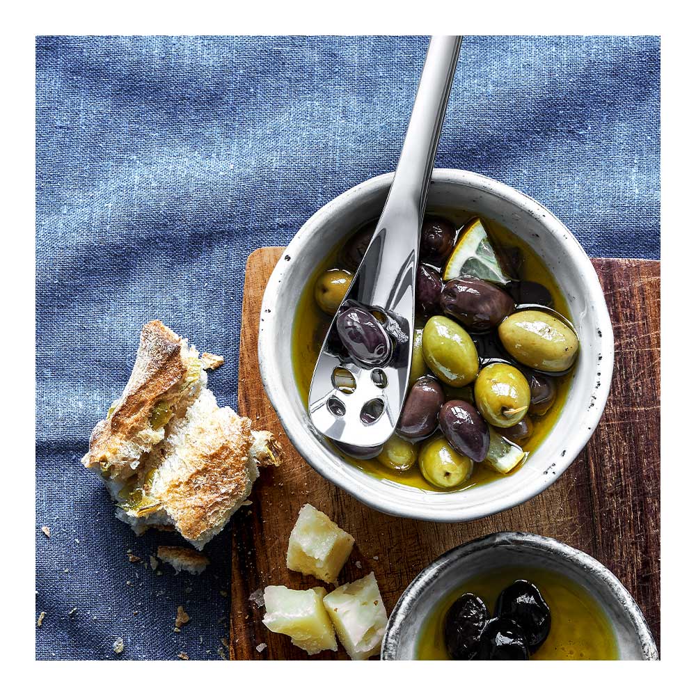 WMF Nuova serveringsskje til grønnsaker 16 cm perforert stål