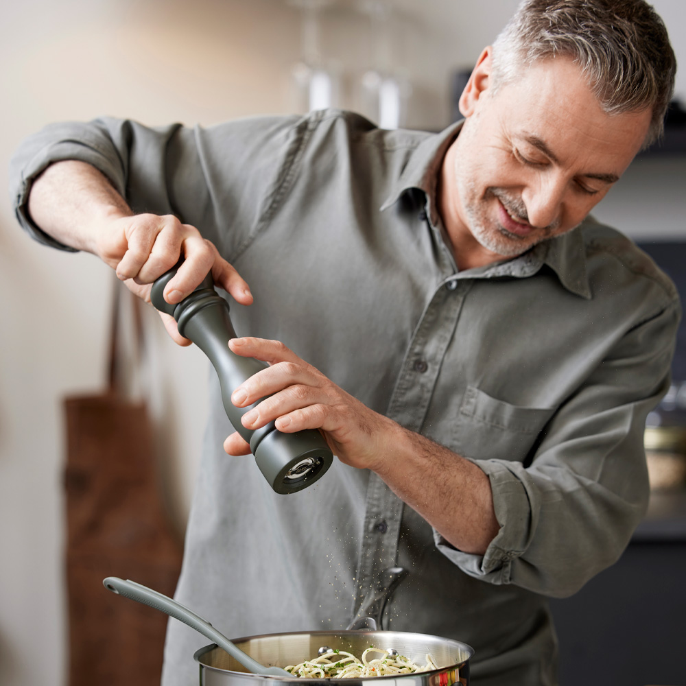 Tareq Taylor Himalaya Suola- ja Pippurimylly 26 cm Forest Green