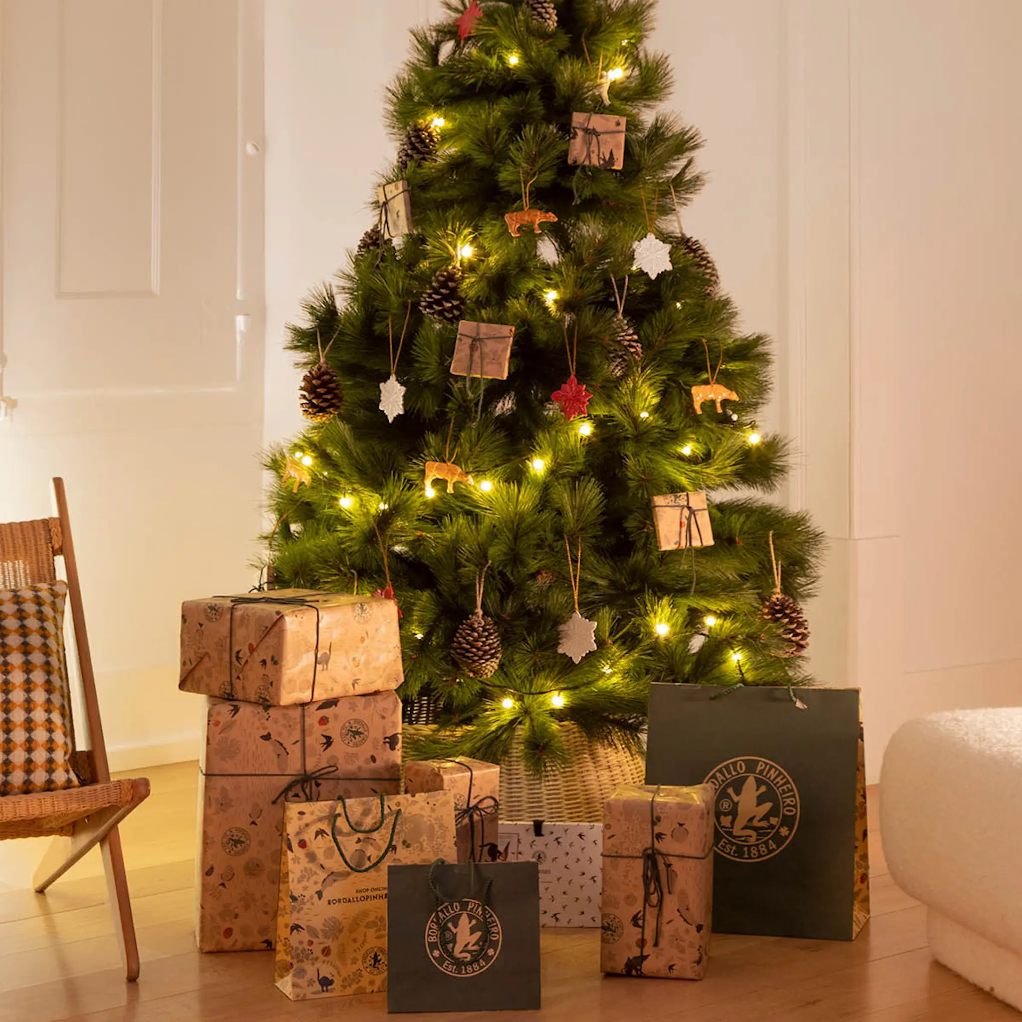 Bordallo Pinheiro Julornament julros 9 cm röd