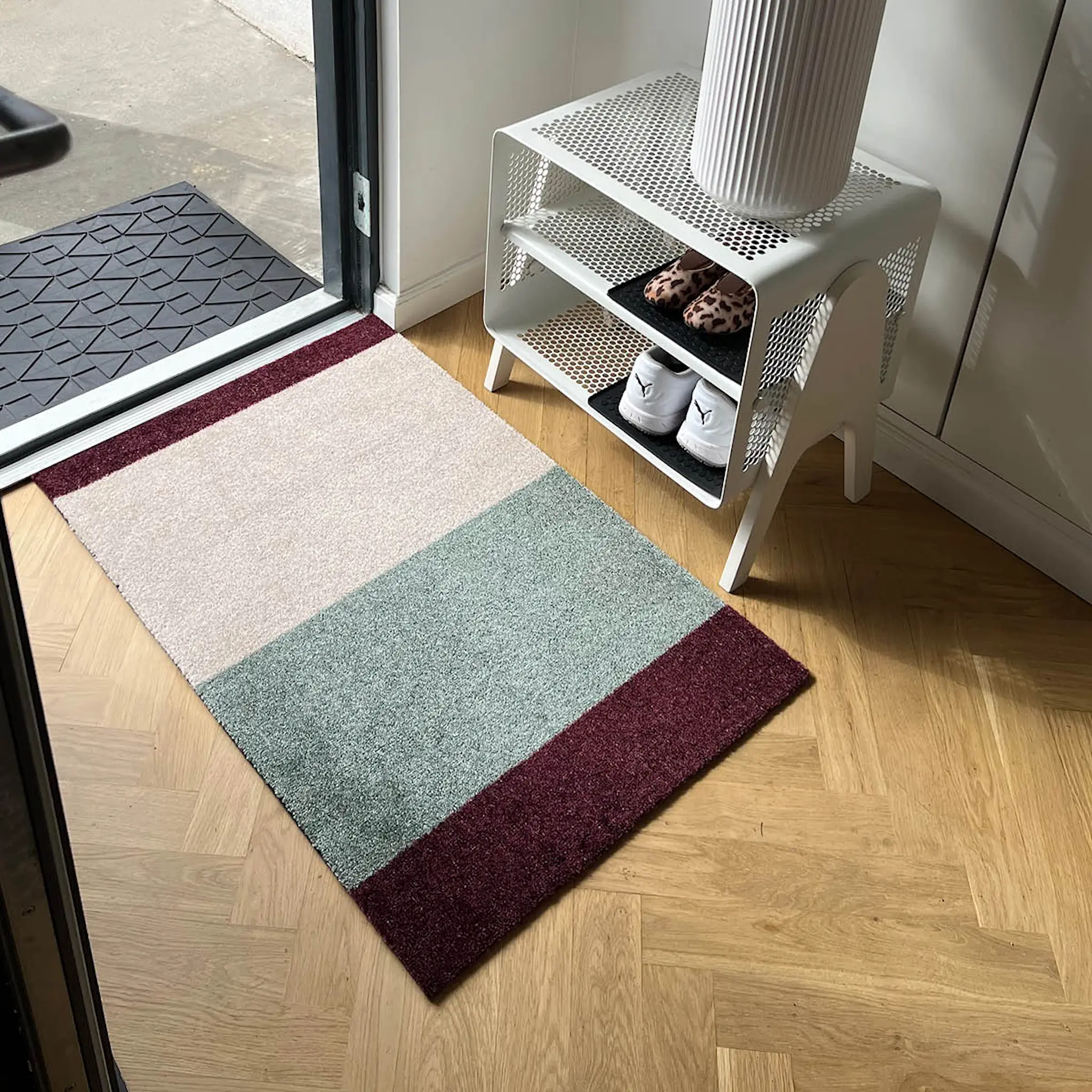 Tica Copenhagen Stripes Horizontally golvmatta 90x60 cm bordeaux/grön/ivory