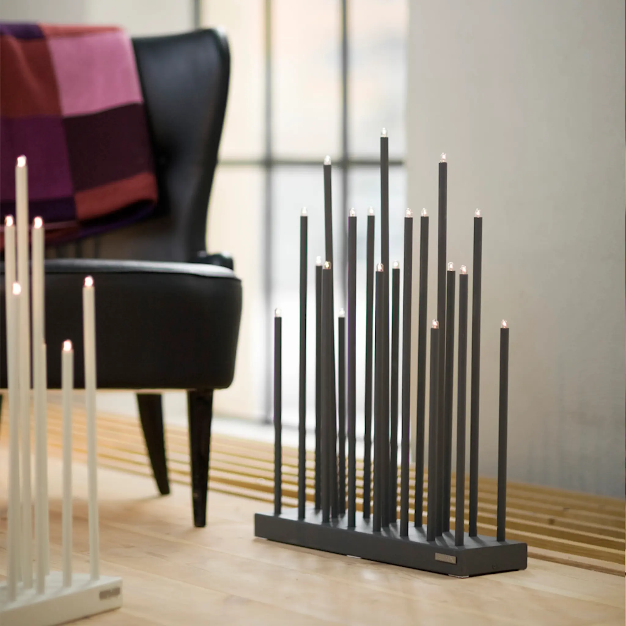 Smak Design Elflugan Lysestake Grande 50x12,5 cm antrasitt