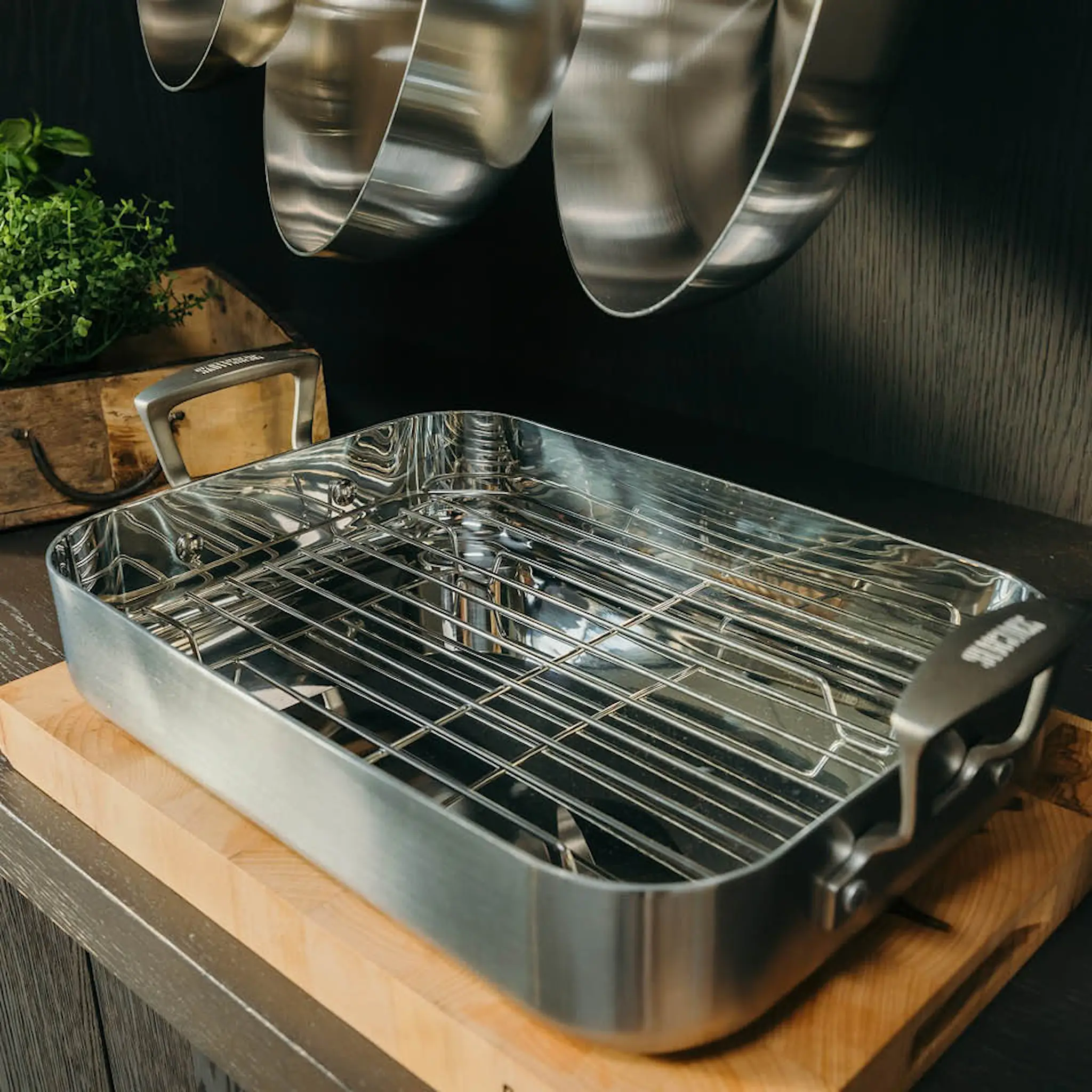 Skottsberg Ugnsform med galler 25x35 cm rostfritt stål