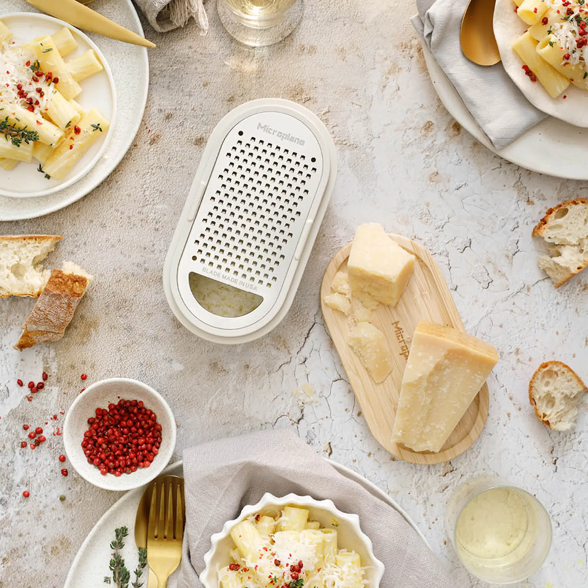 Microplane Container Grater rivjärn med behållare cashmere/bambu