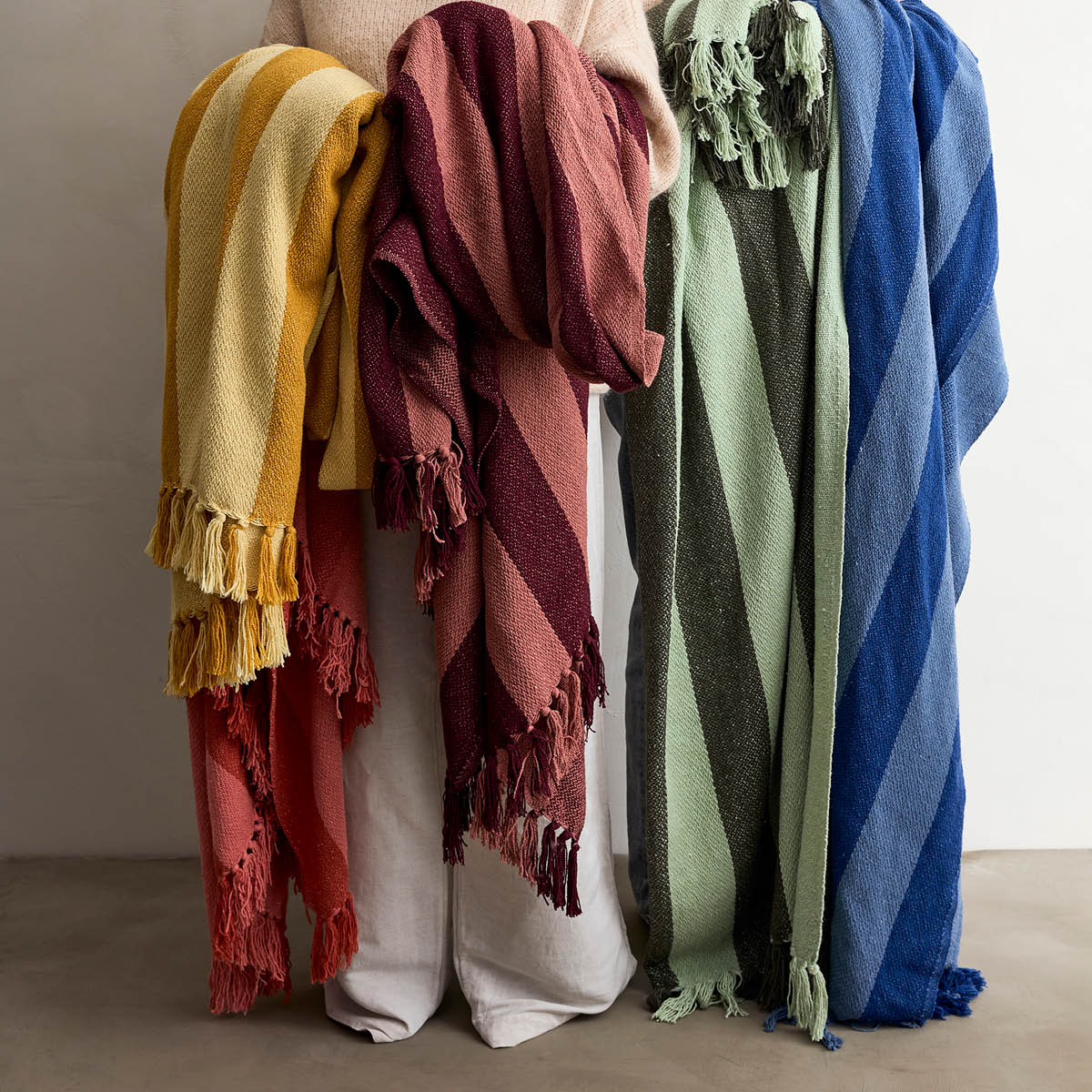 Bloomingville Frello pläd 160x130 cm röd