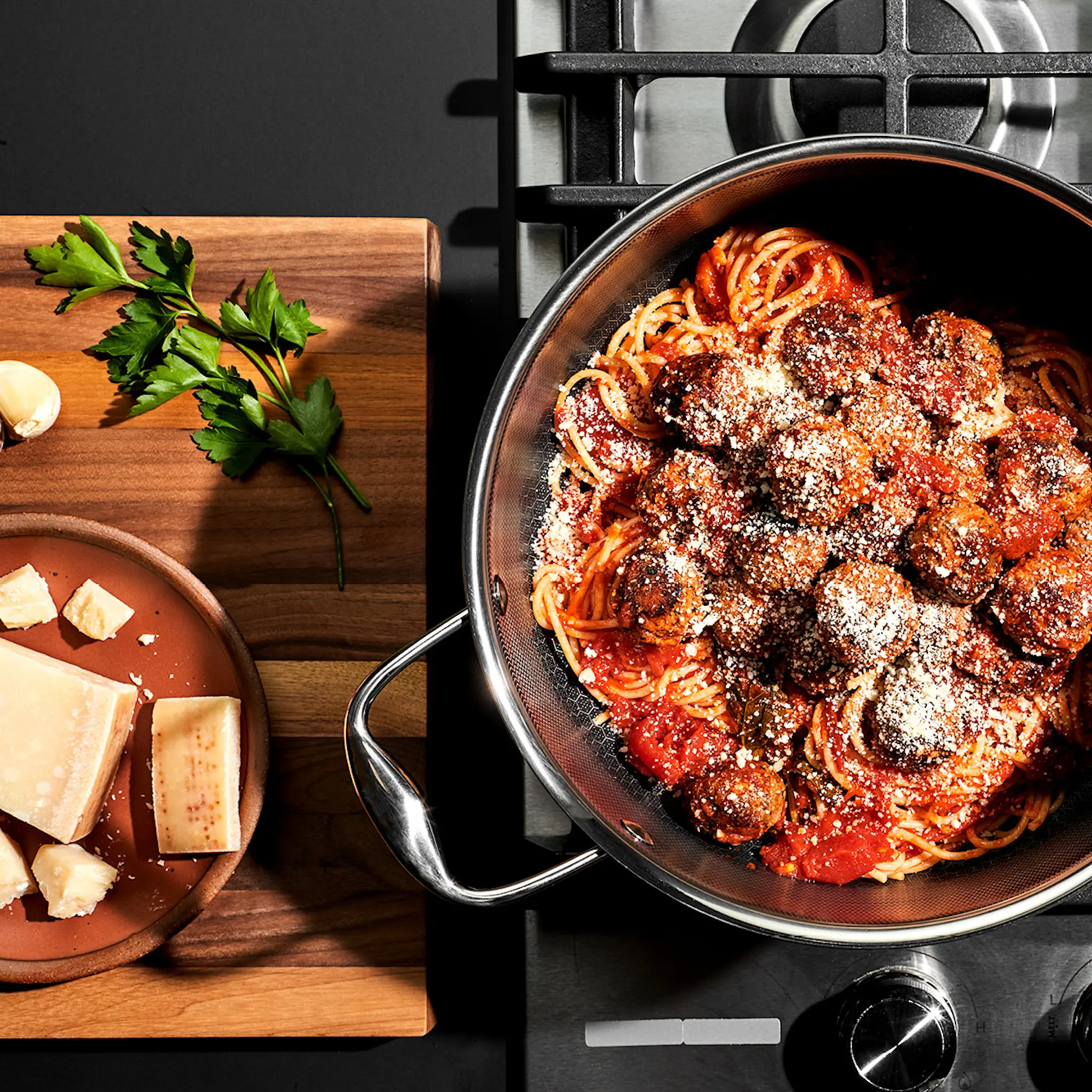 Hexclad Hybrid dutch oven gryta med stållock 4,7 L