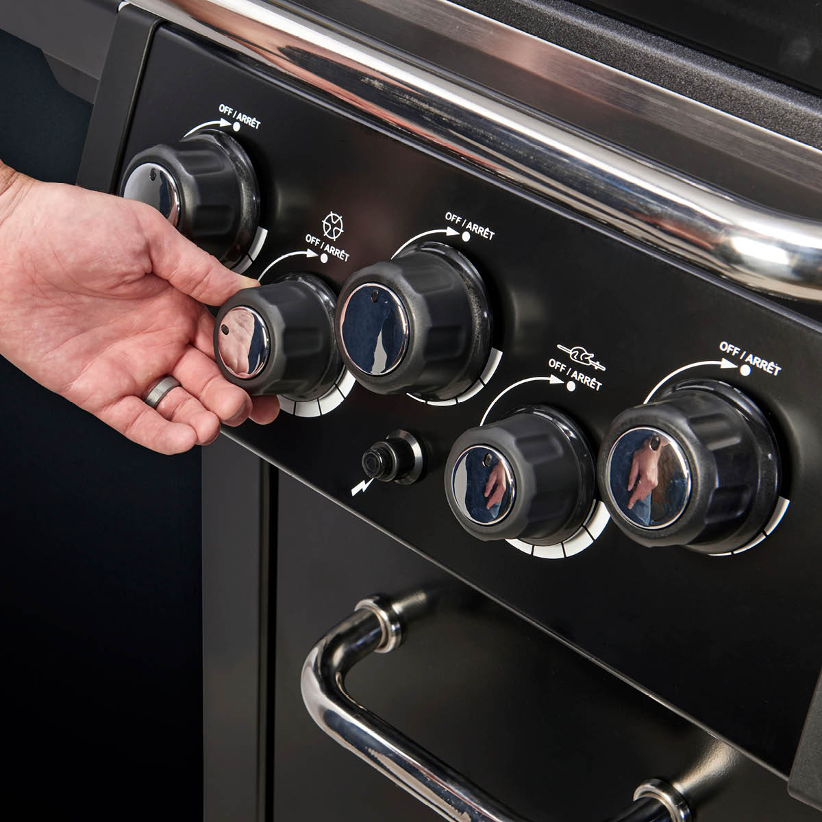 Broil King Gasolgrill Royal 390 Shadow med rotisserie och sidobrännare