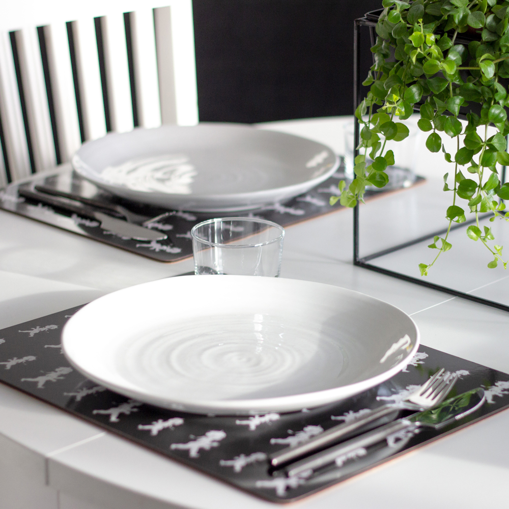 SOLSTICKAN Bordbrikke 30x40 cm 2 stk svart