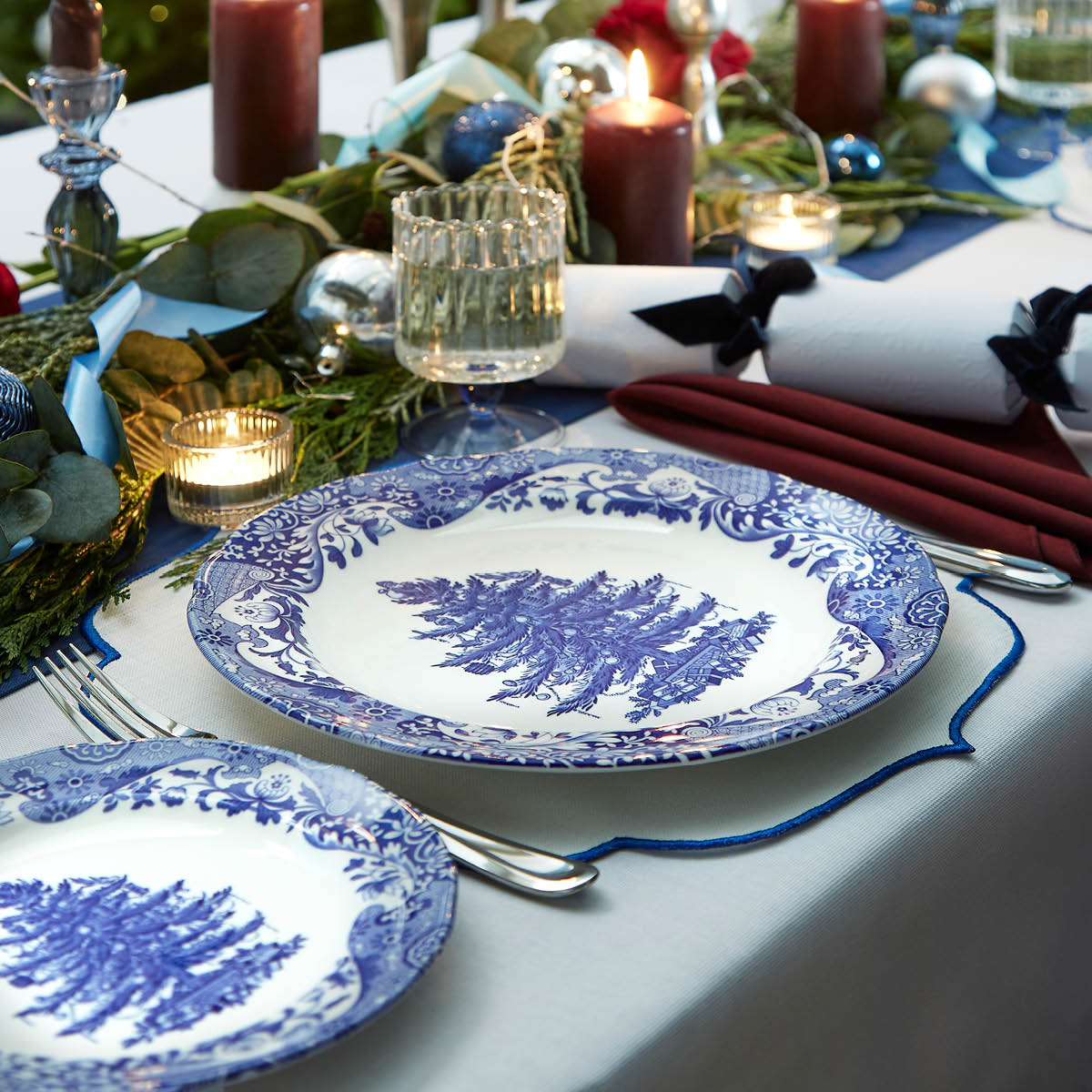 Spode Blue Italian Christmas Tree tallerken 27 cm blå/hvit