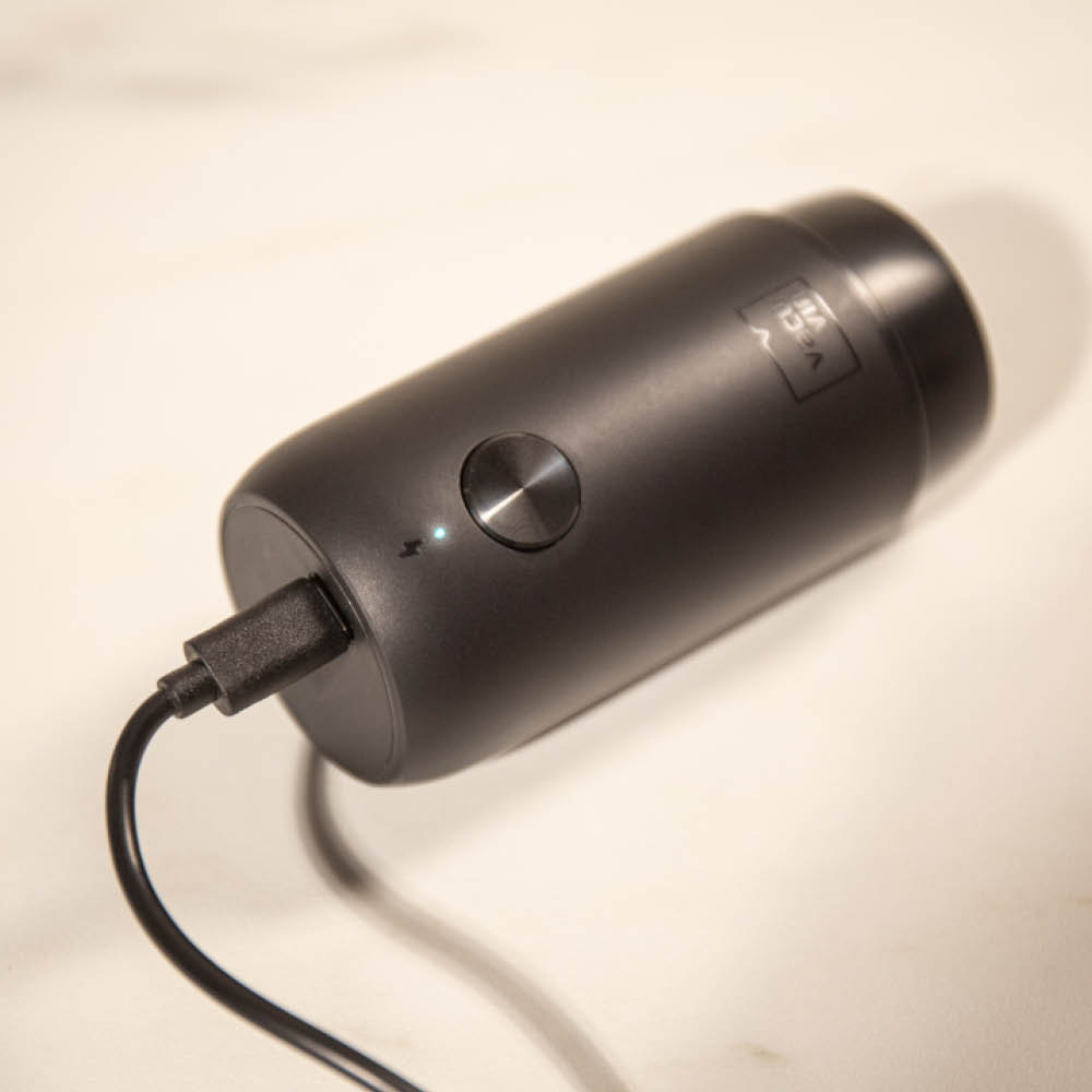 Vacu Vin Wine Set Electric vinset 2 delar Keith Haring svart