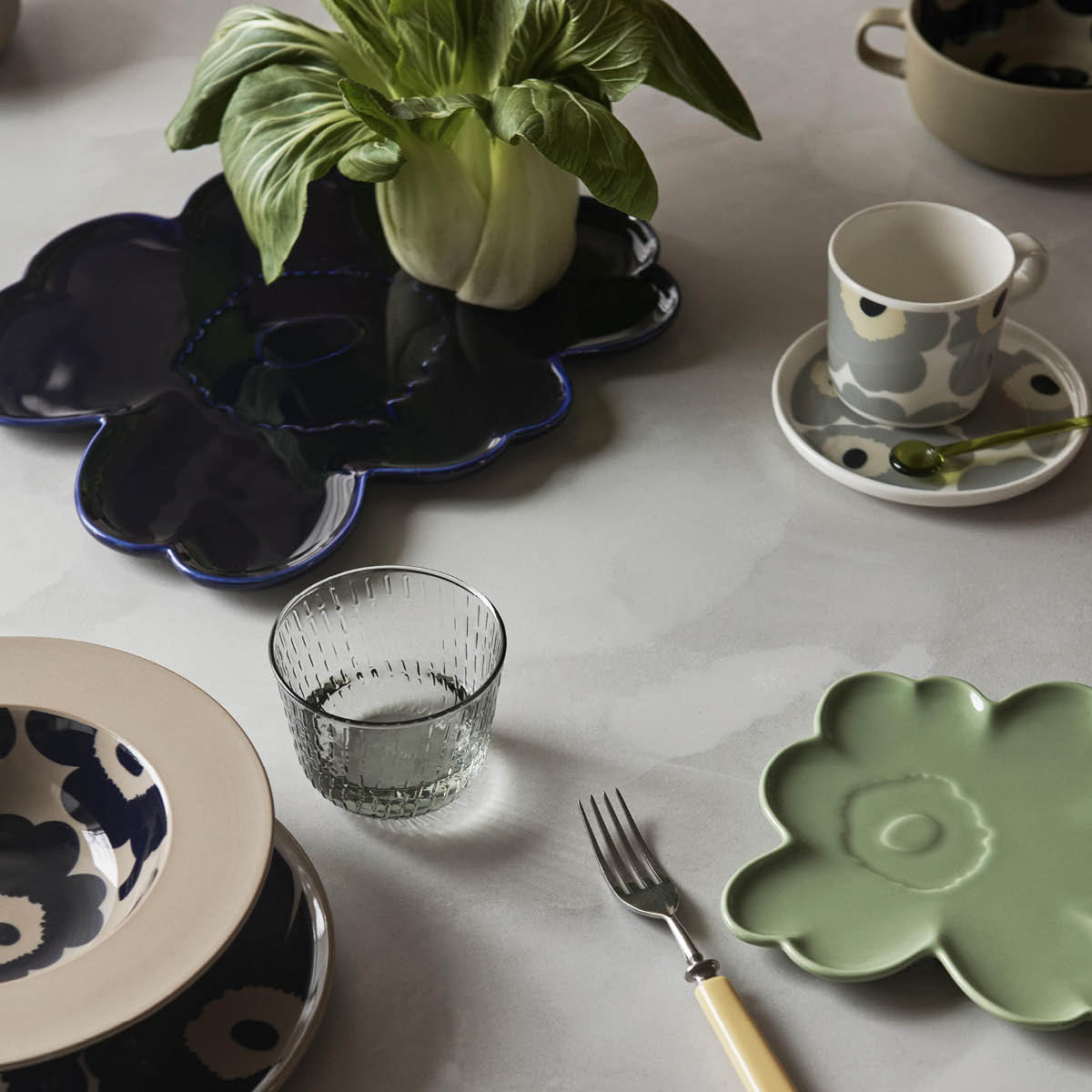 Marimekko Unikko serveringsfat 32x32 cm blomformad koboltblå