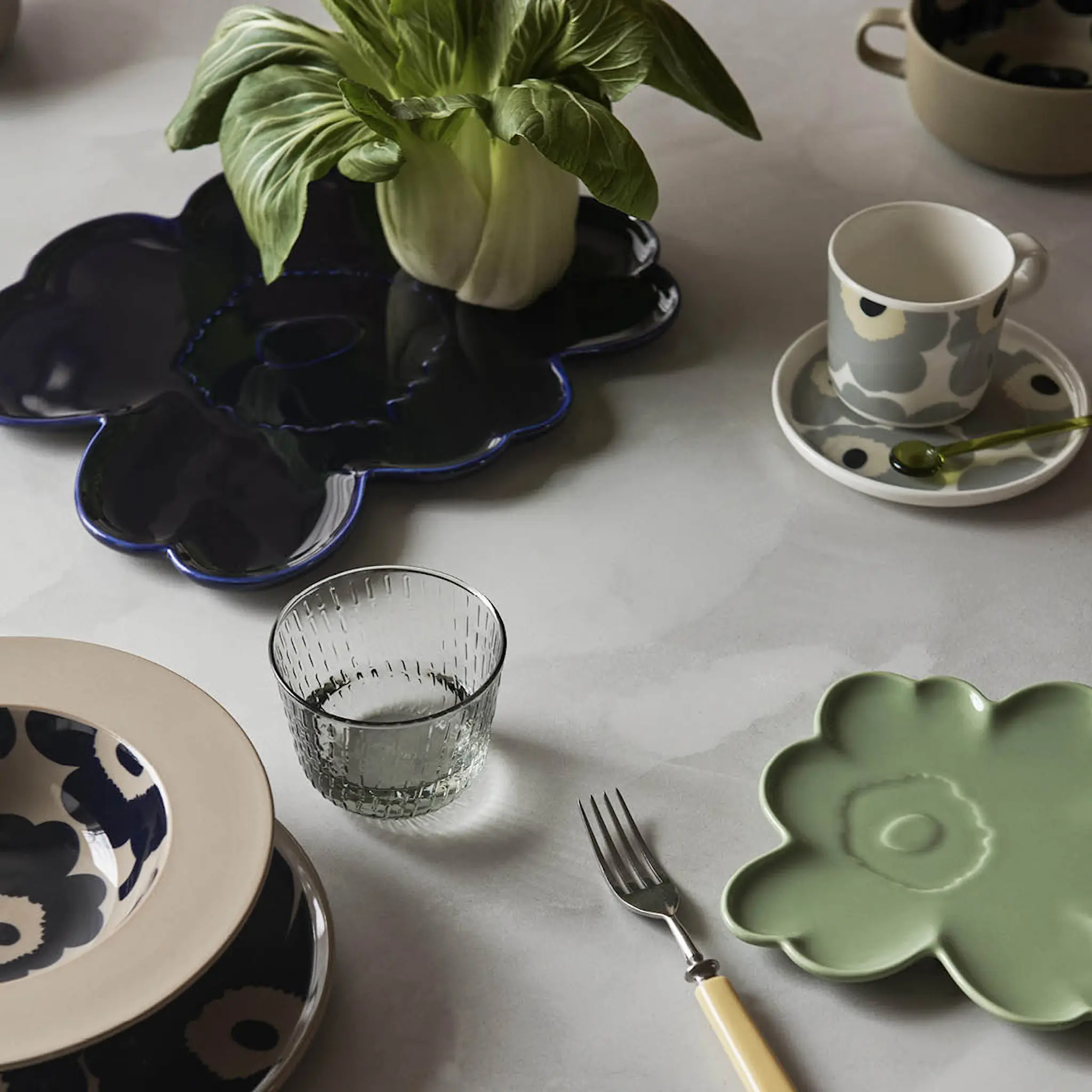 Marimekko Unikko serveringsfat 32x32 cm blomformad koboltblå