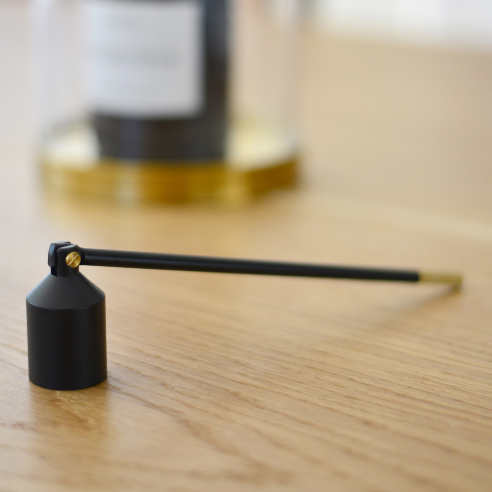 SOLSTICKAN Three Stars Kynttilänsammutin Musta