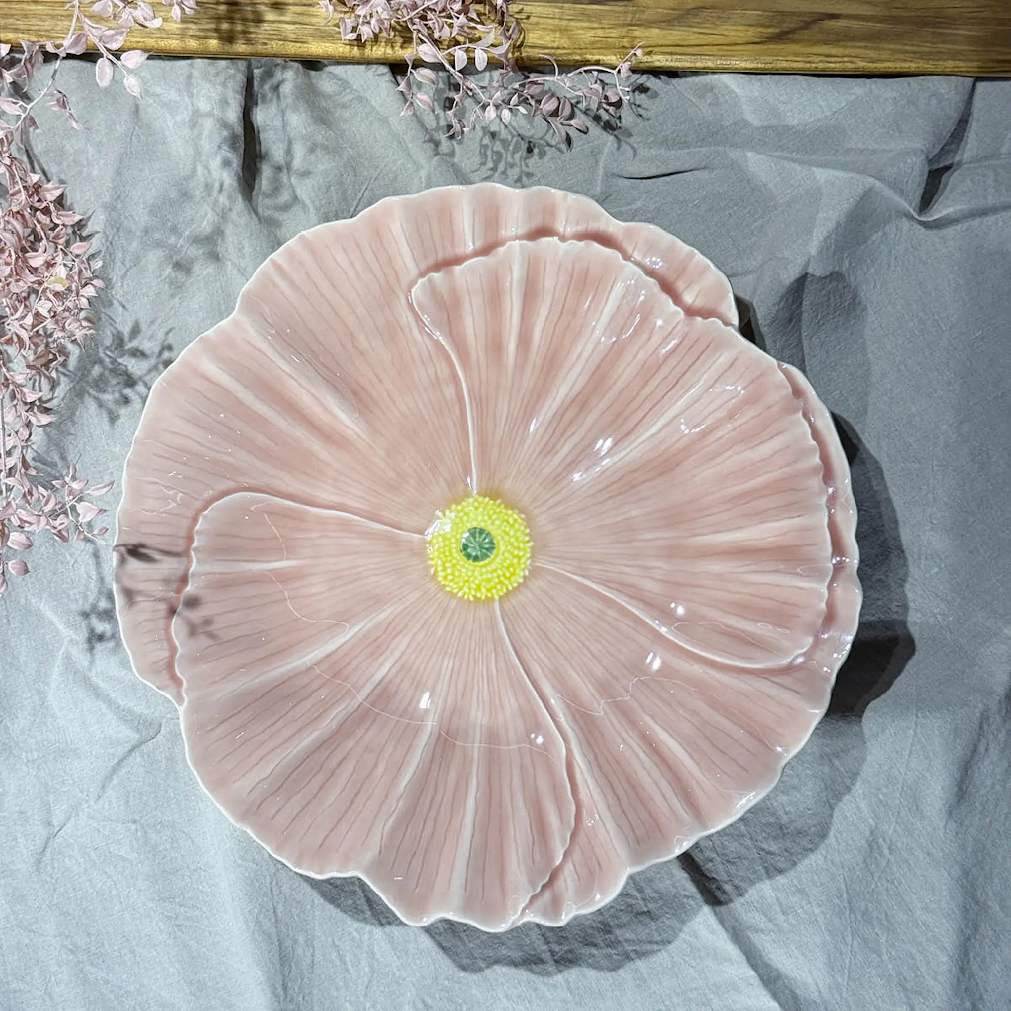 Bordallo Pinheiro Wild Flower tarjoiluvati 40 cm Vaaleanpunainen