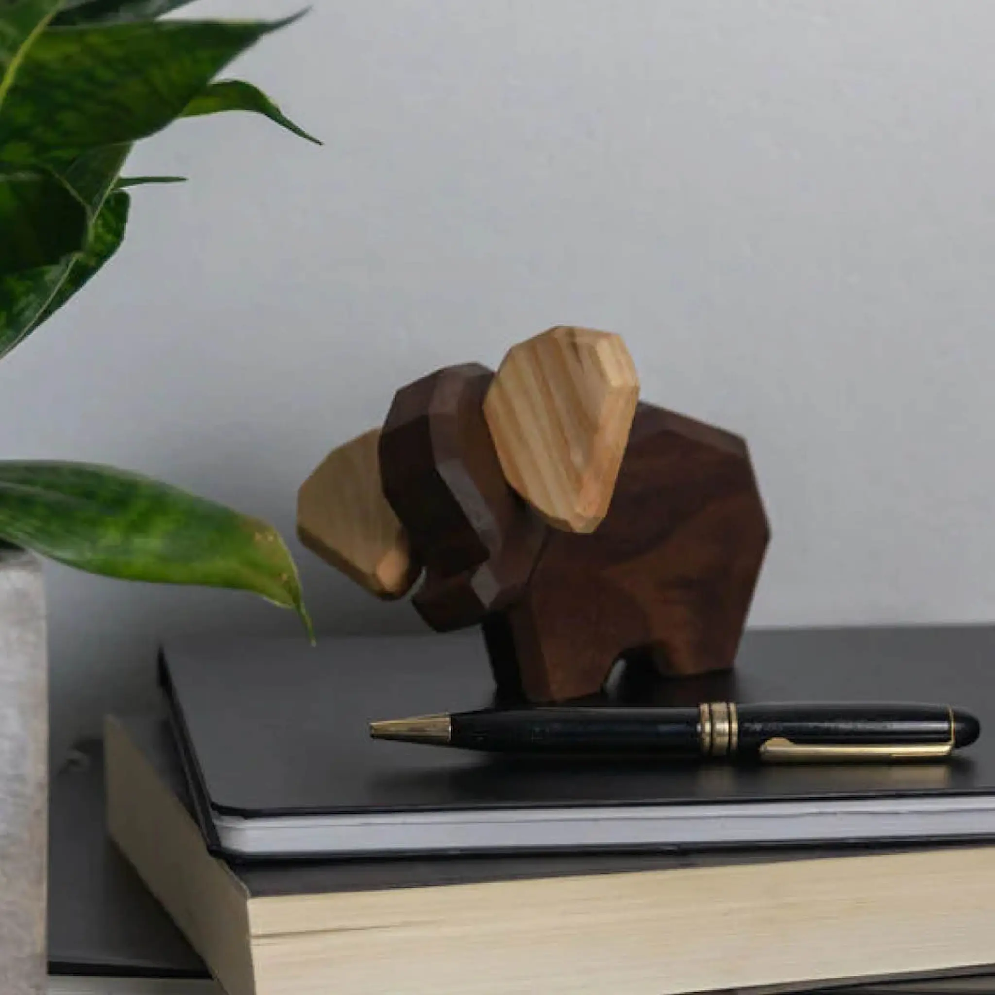 FableWood Puufiguuri Norsu 8 cm Pähkinä/Saarni