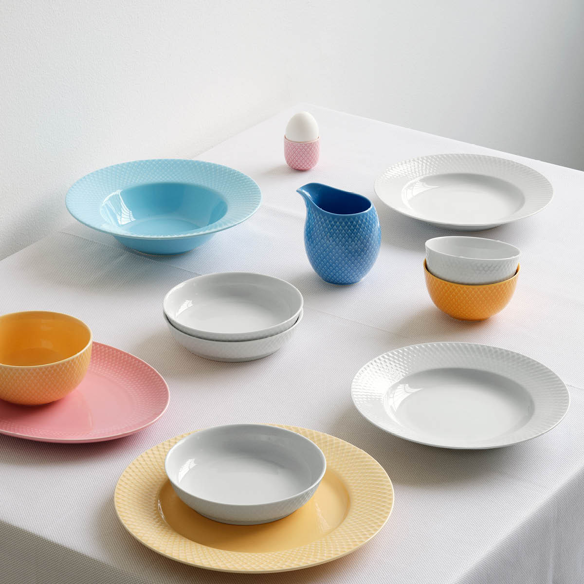 Lyngby Porcelæn Rhombe Syvä lautanen 23 cm valkoinen