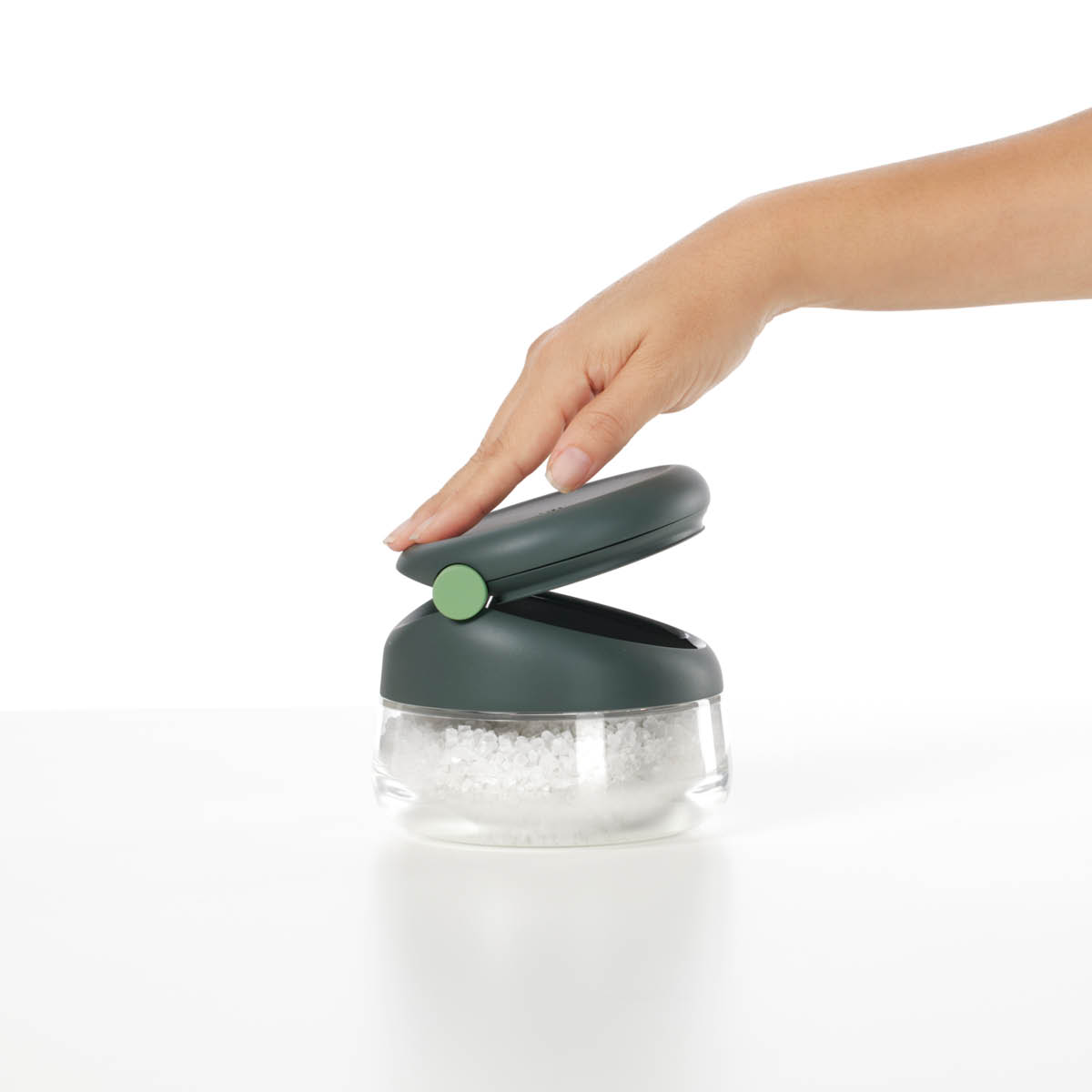 Lékué Saltbehållare med presslock 12 cm grå/klar