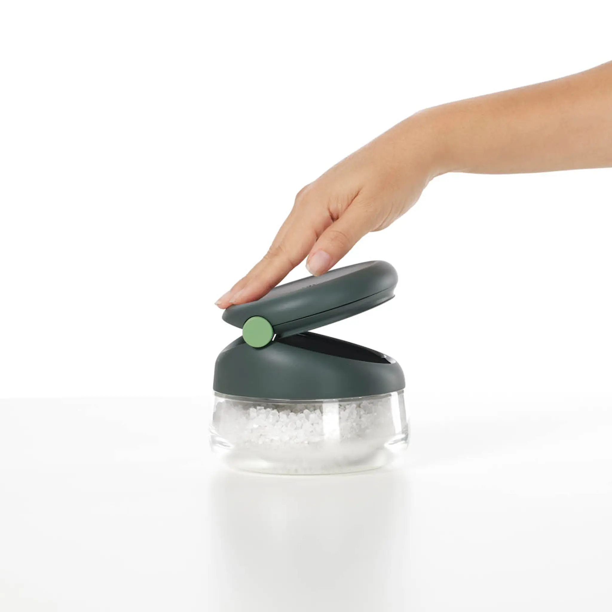 Lékué Saltbehållare med presslock 12 cm grå/klar