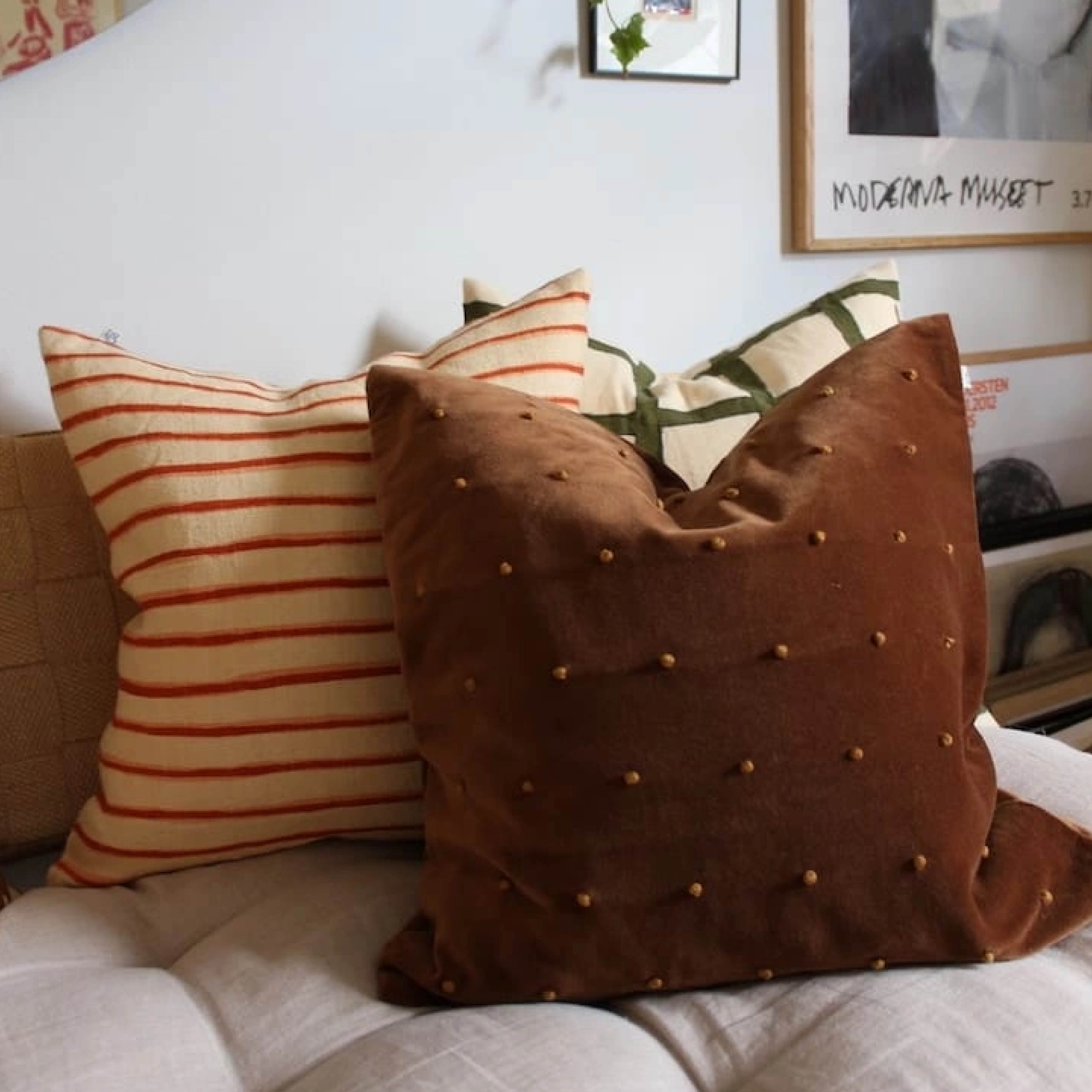 Chhatwal & Jonsson Roma tyynynpäällinen sametti 50x50 cm Cognac/Masala Yellow