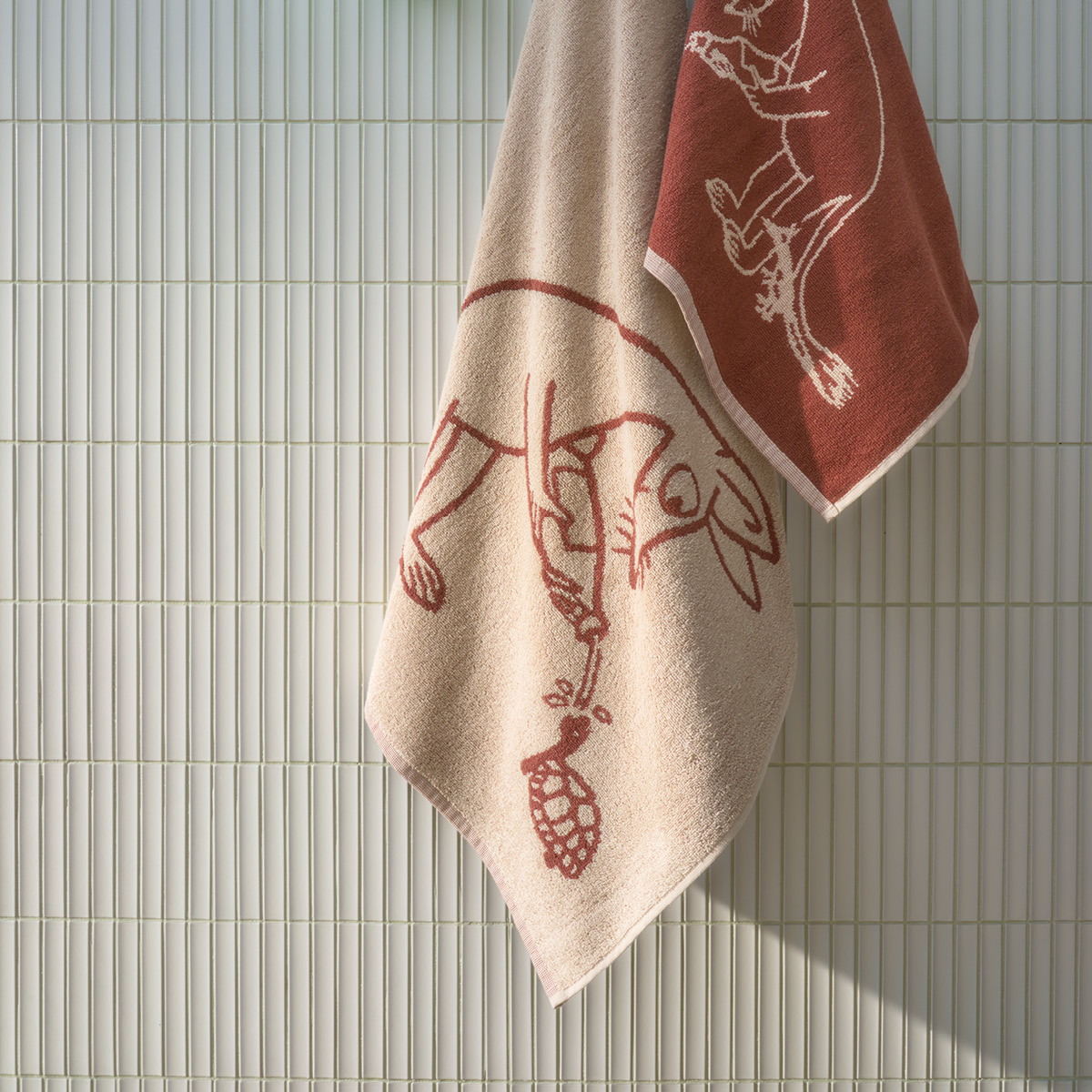 Moomin Arabia Muumi Kylpypyyhe Nipsu 70x140 cm Ruskea