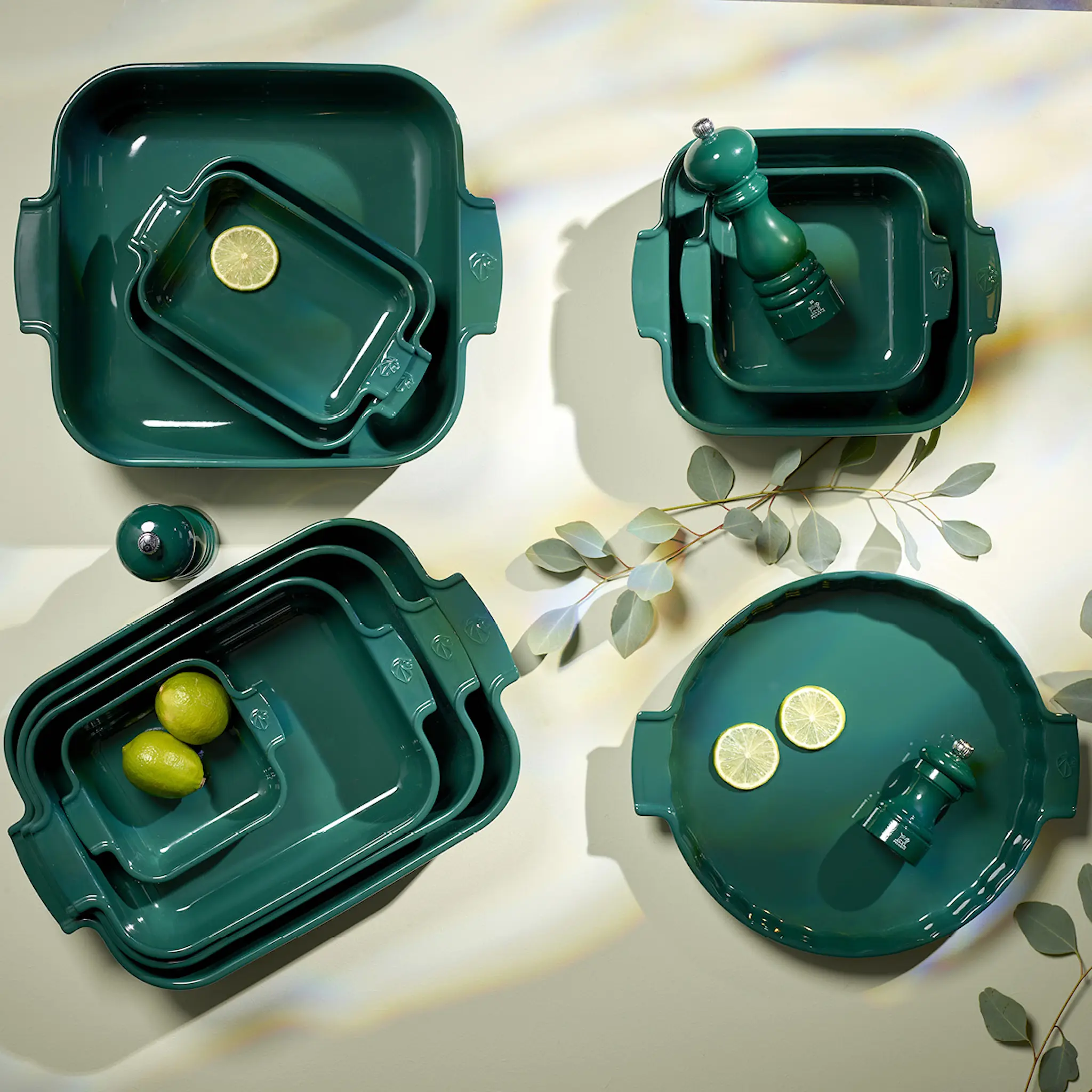 Peugeot Appolia Uunivuoka 22 cm Forest Green