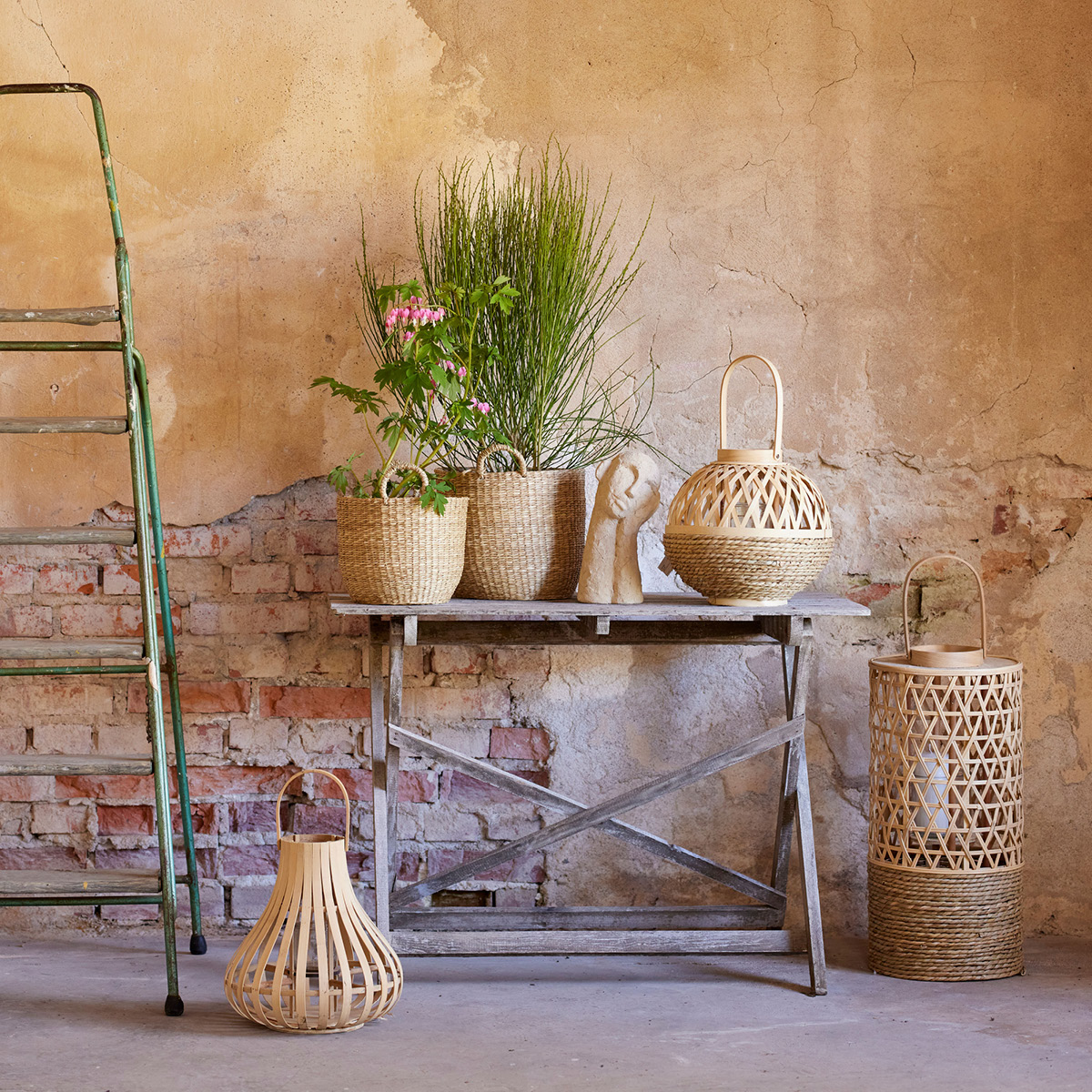 GUS Design Eliz lykta i trä 31x41 cm