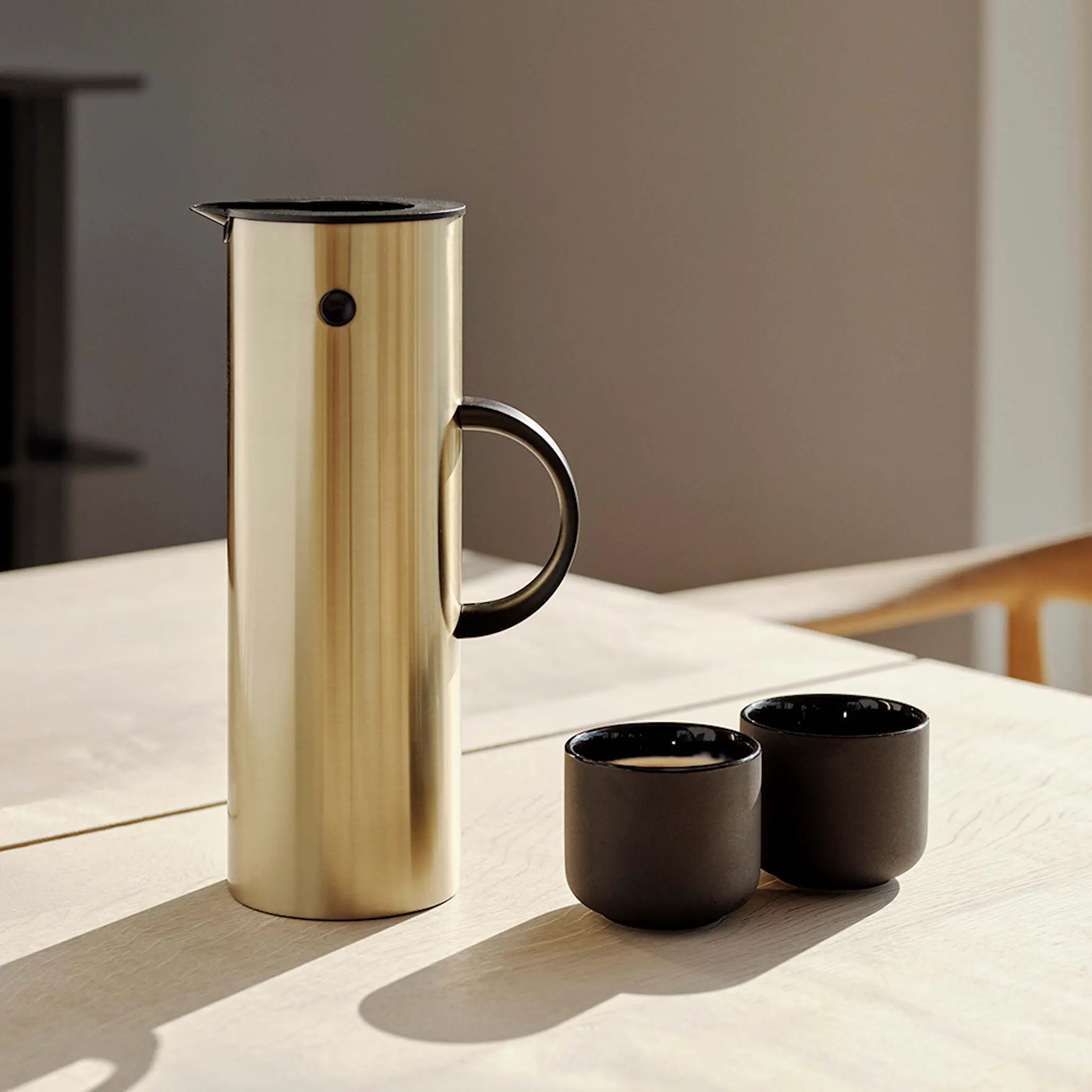 Stelton EM77 Termoskanna 1 L Matt Mässing