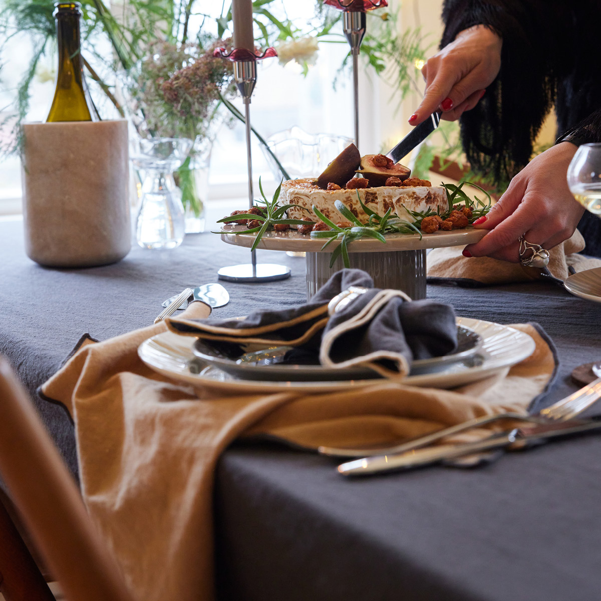 Sagaform Edith bordsduk 150x280 cm grå