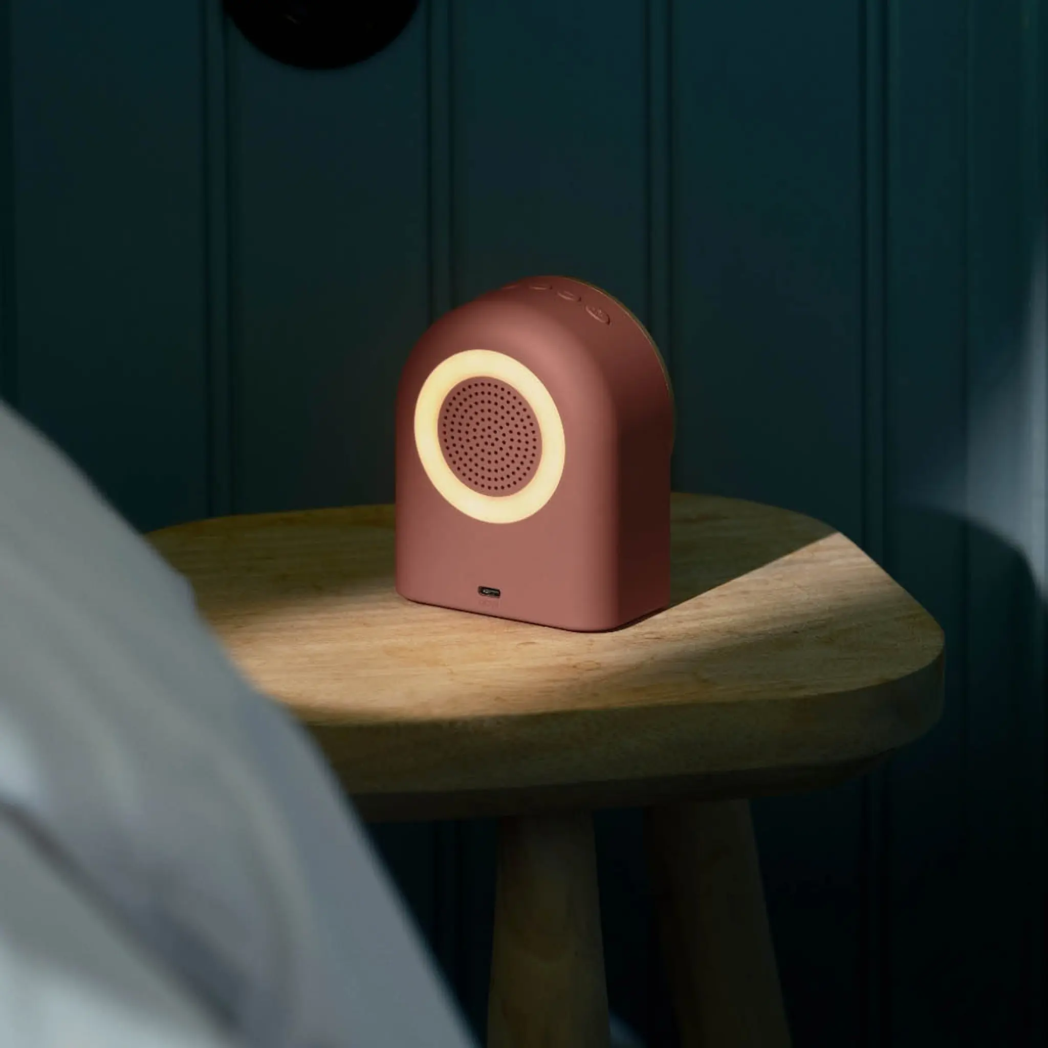 Kreafunk Ivy väckarklocka med Wake-up light och Bluetooth 9x11 cm terrakotta