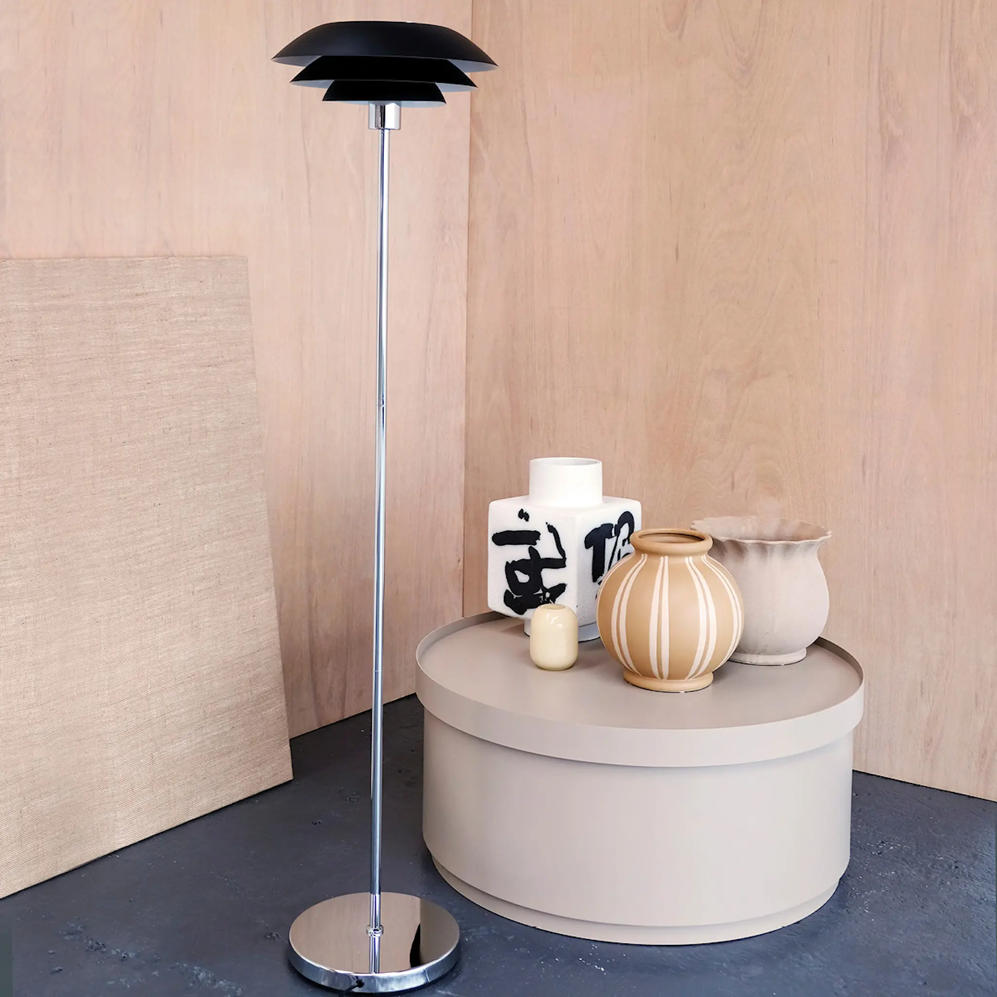 Dyberg Larsen DL31 golvlampa 133 cm svart